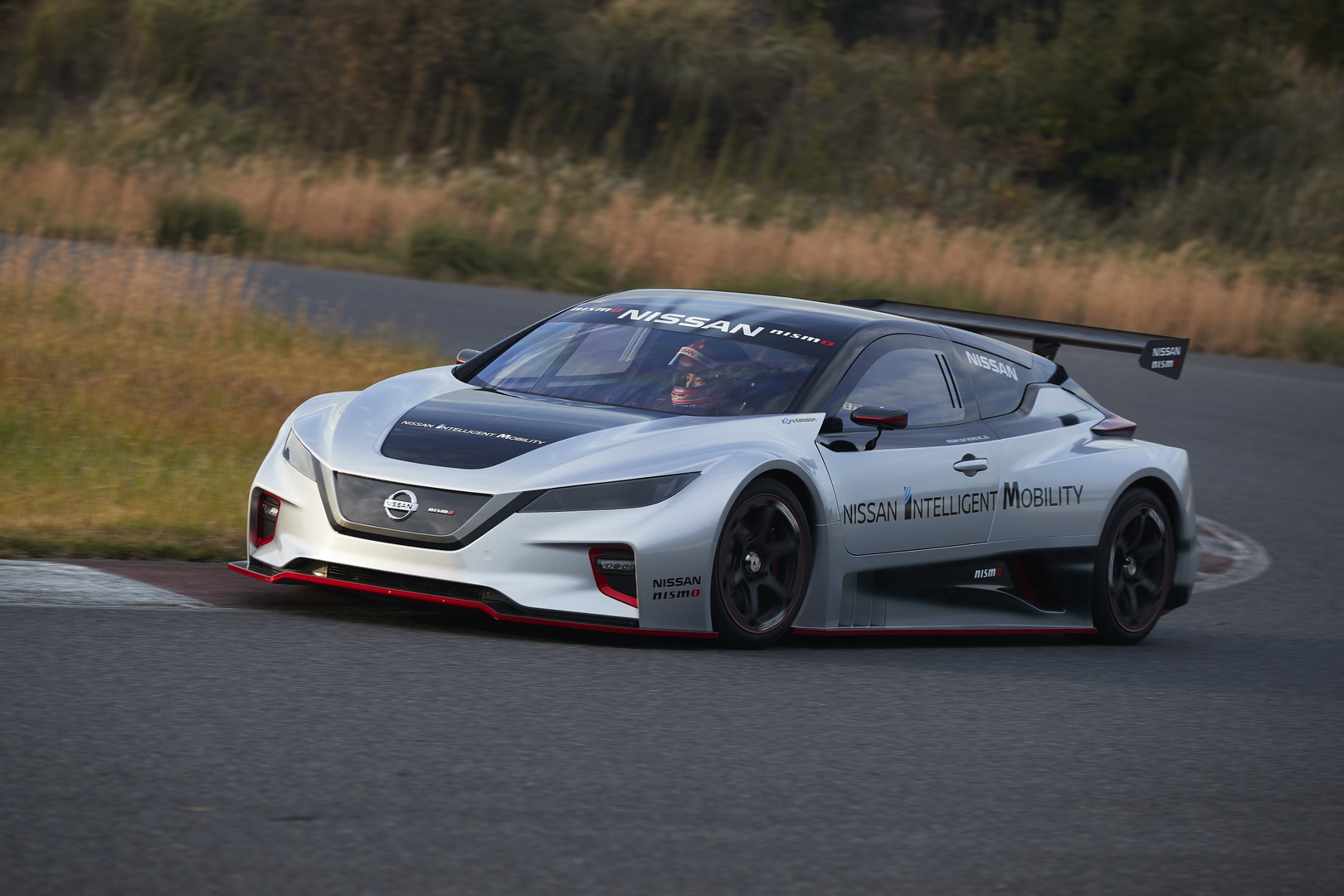2018 LEAF NISMO RC 18 New Nissan Leaf Nismo RC Debuts With Carbon Monocoque, 322HP