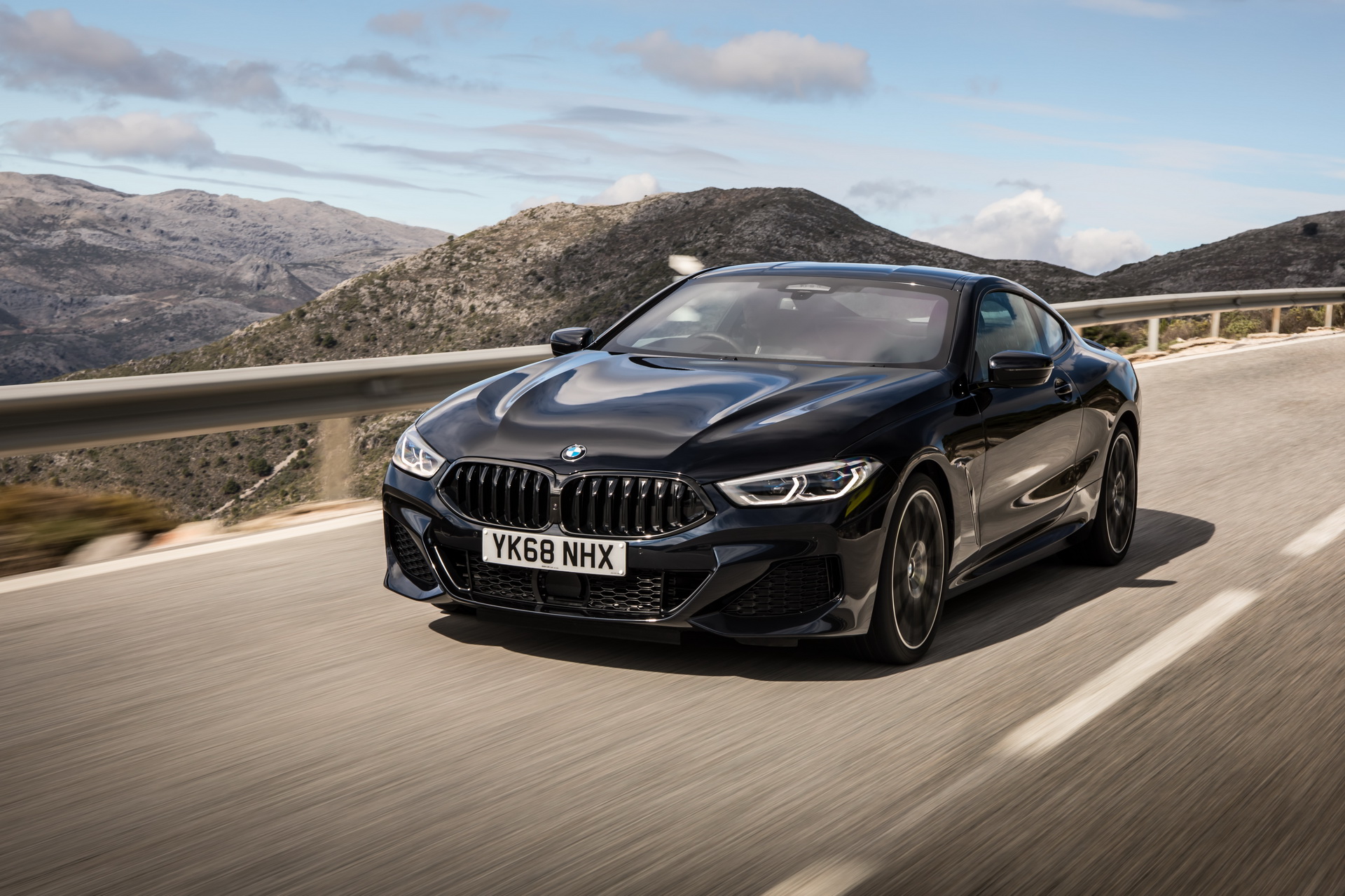 2019-BMW-8-Series-UK-47 2019 BMW 8-Series Coupe Lands In The UK Priced From £76,270
