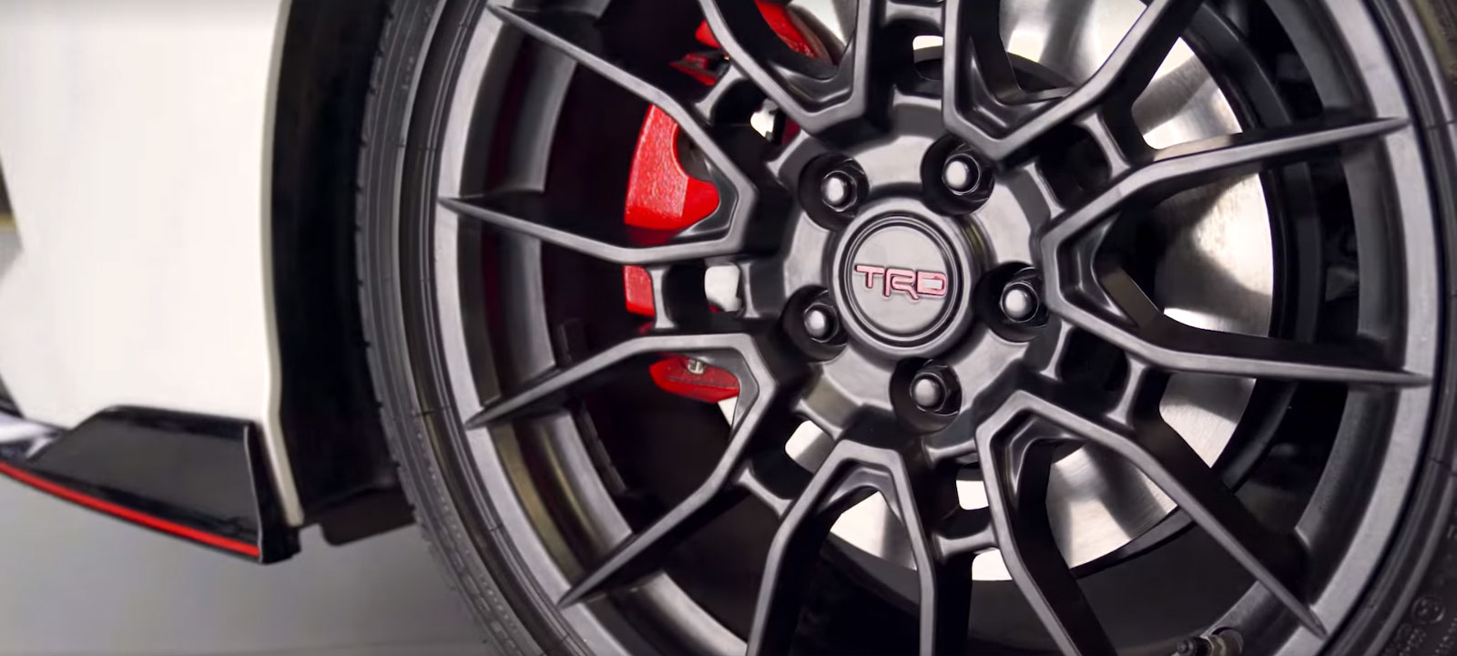 Toyota-Avalon-Camry-TRD-5 Toyota Shows Avalon And Camry TRD Ahead Of LA Auto Show