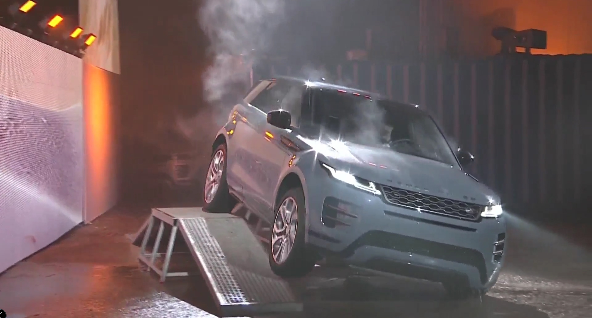 New 2020 Range Rover Evoque 11 2020 Range Rover Evoque Is A Baby Velar In A Short Skirt (Live Gallery)