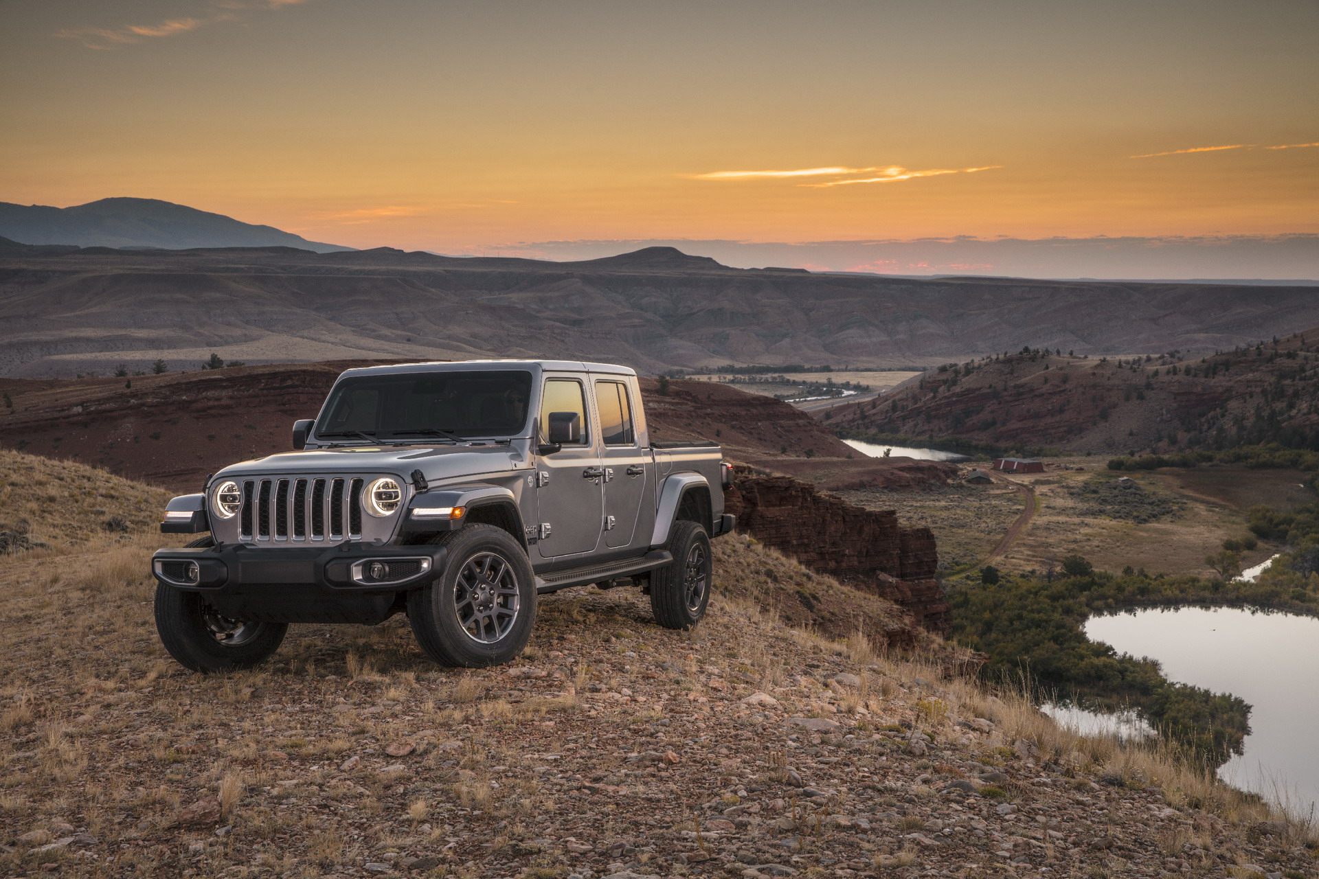 2020 Jeep Gladiator Truck 137 2020 Jeep Gladiator Just Can’t Wait To Tackle Some Off-Road Trails