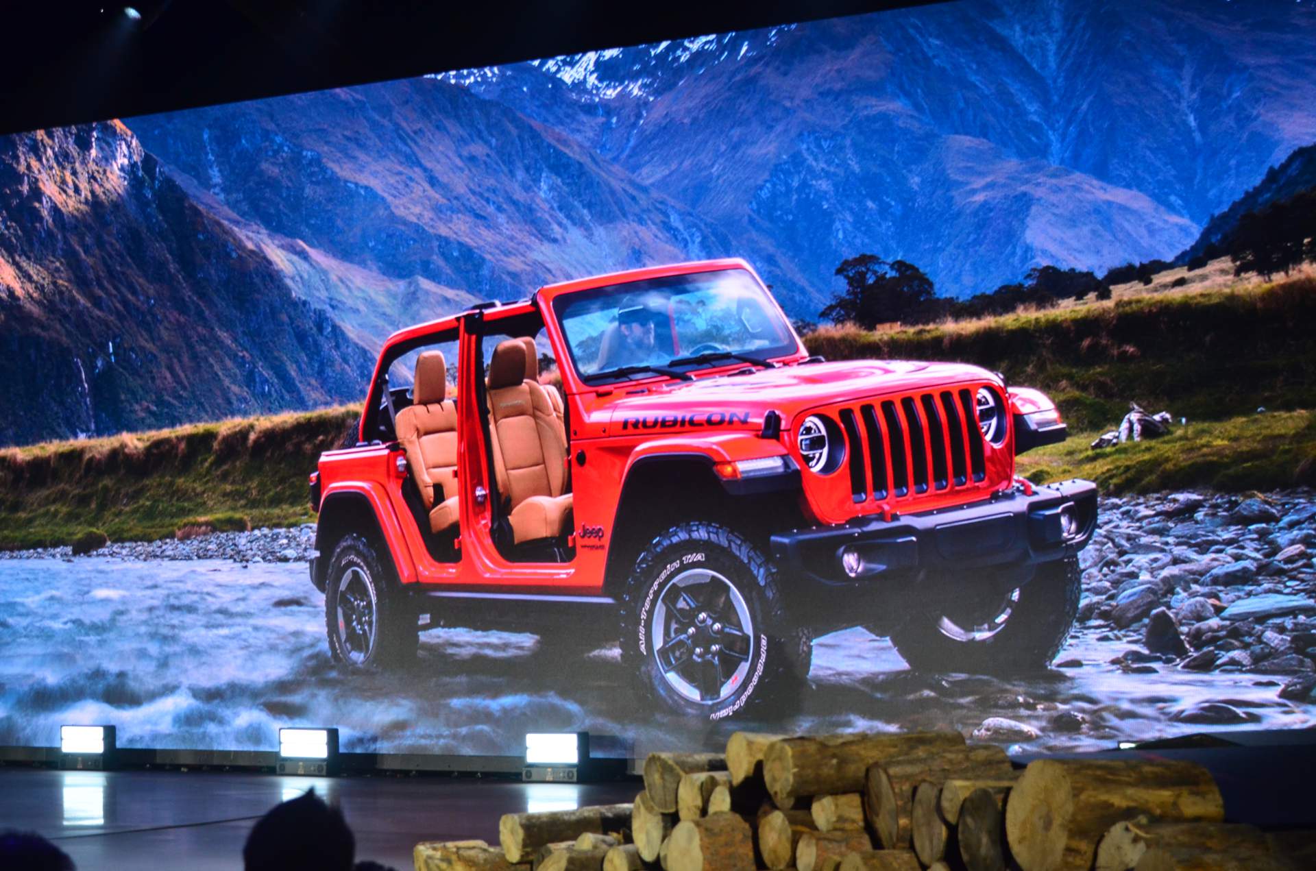 2020 Jeep Gladiator at 2018 LA Auto Show 9 2020 Jeep Gladiator Just Can’t Wait To Tackle Some Off-Road Trails