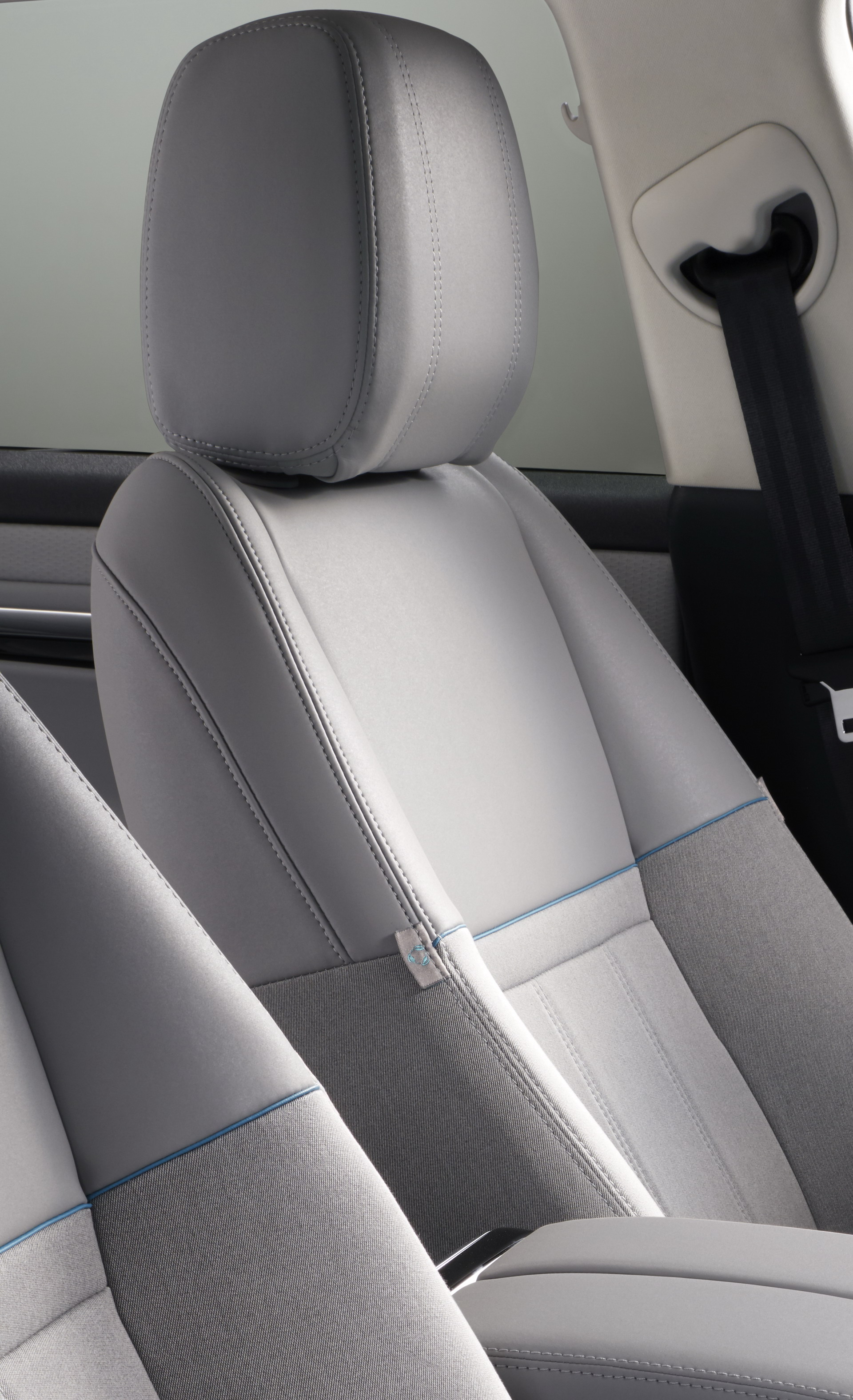 2020 Range Rover Evoque 26 2020 Range Rover Evoque Is A Baby Velar In A Short Skirt (Live Gallery)