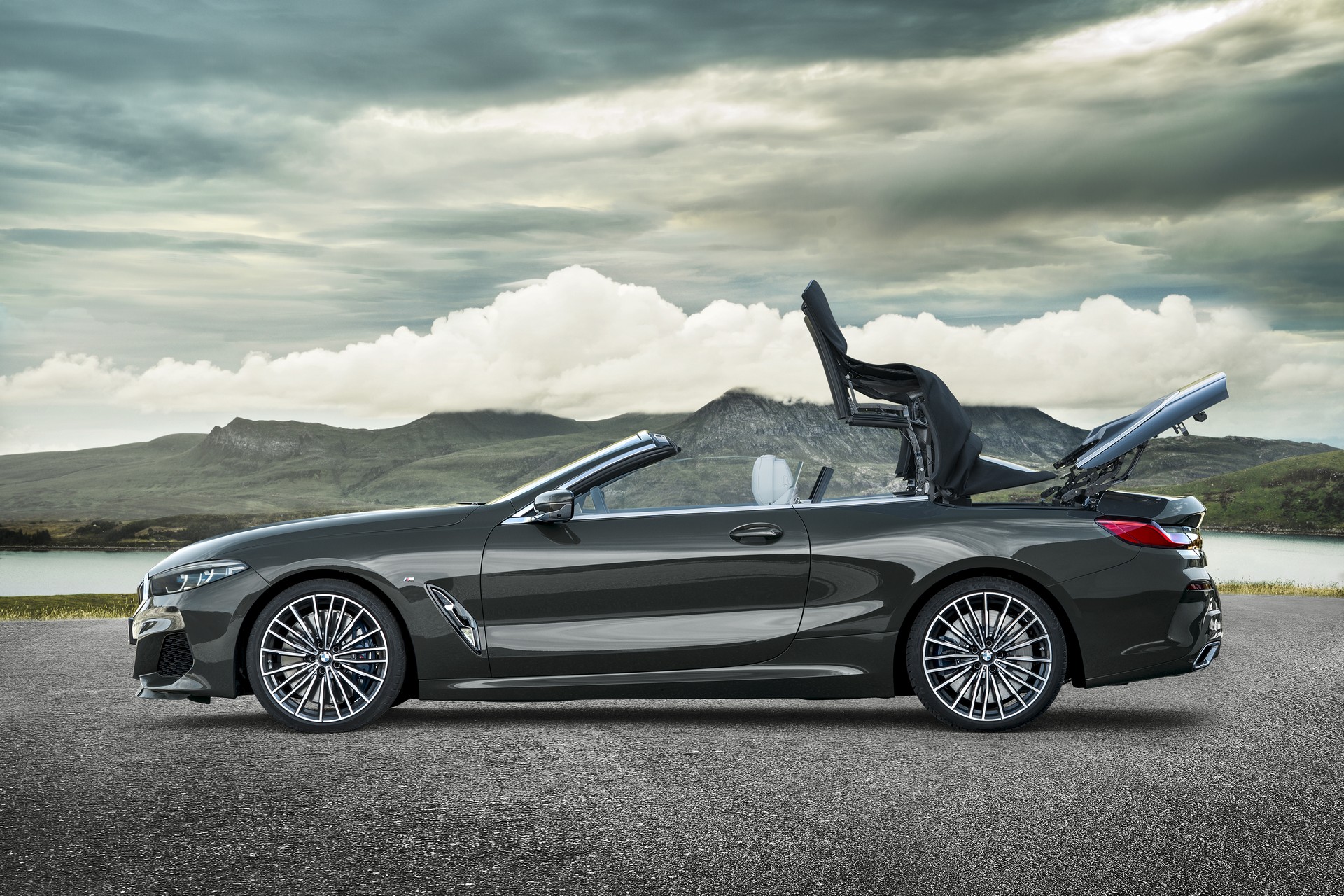 BMW 8-Series Convertible-25 BMW Drops The Top On The All-New 8-Series Convertible