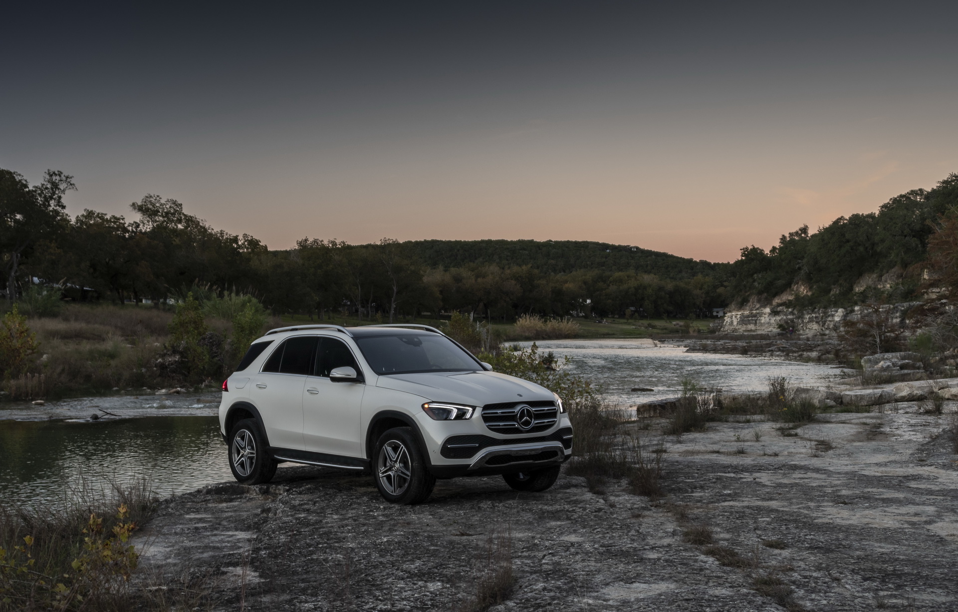 2019-Mercedes-GLE-38 2019 Mercedes GLE Detailed: More Tech, More Space, More Everything