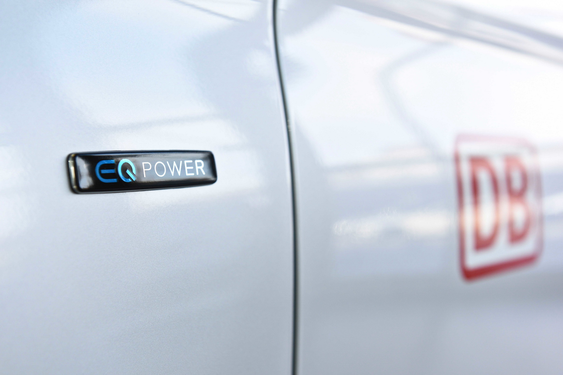 2019-Mercedes-GLC-FCell-13 New Mercedes GLC F-Cell Is The World’s First Plug-In Hybrid That Can Run On Hydrogen