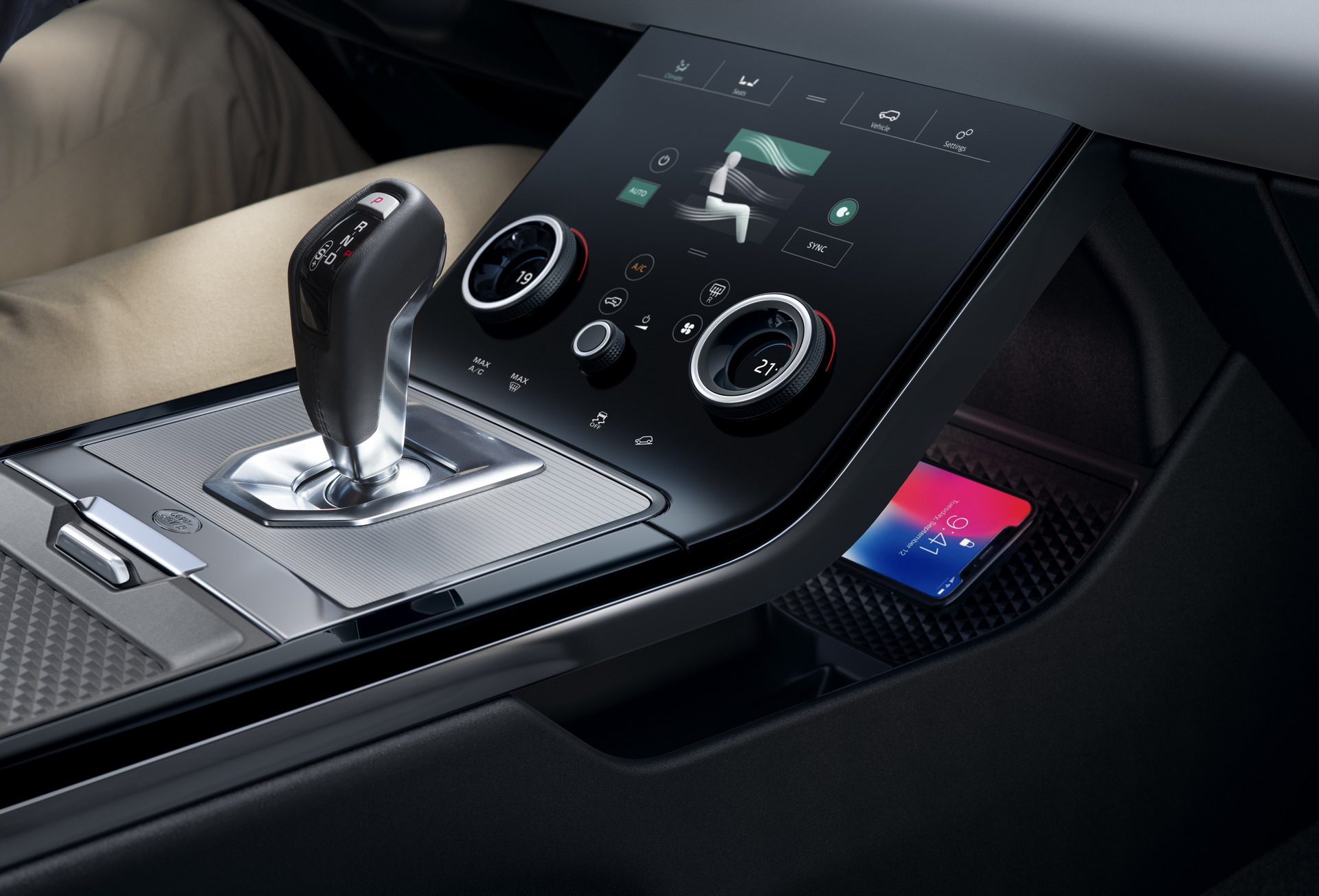 2020 Range Rover Evoque 42 2020 Range Rover Evoque Is A Baby Velar In A Short Skirt (Live Gallery)