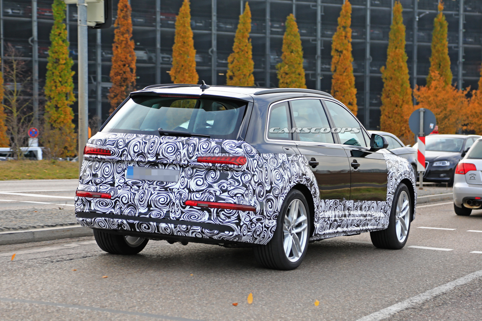 2020 audi q7 spied inside out 11 2020 Audi Q7 Facelift Getting Q8-Style Triple Screen Dashboard