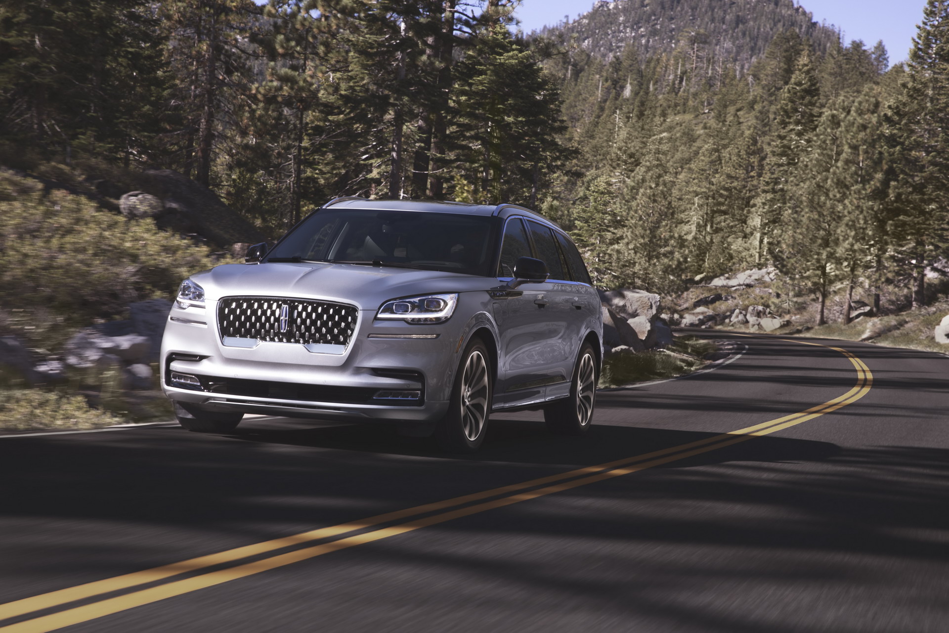 2020 Lincoln Aviator 35 2020 Lincoln Aviator Flies Into Audi Q7 And Volvo XC90 Territory