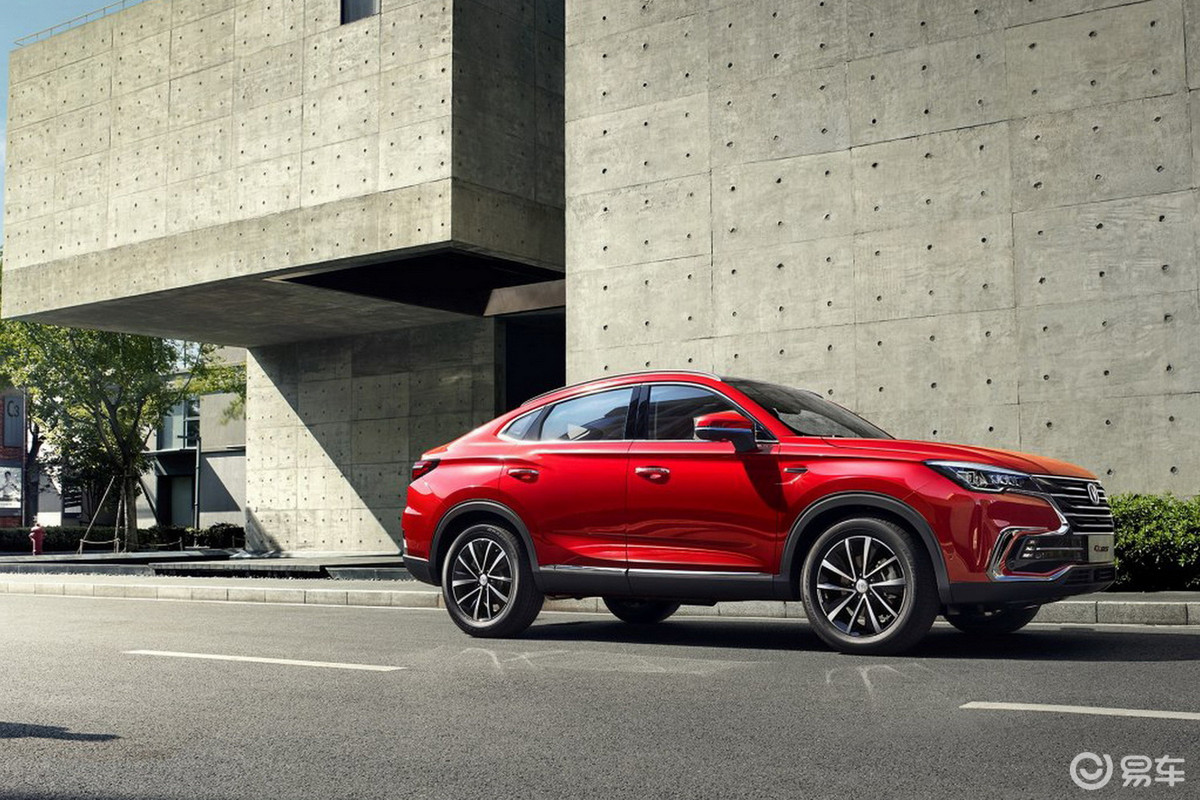 changan cs85 coupe crossover unveiled 8 Changan CS85 Coupe Crossover Looks Like The Lovechild Of A BMW X4 And A VW Touareg