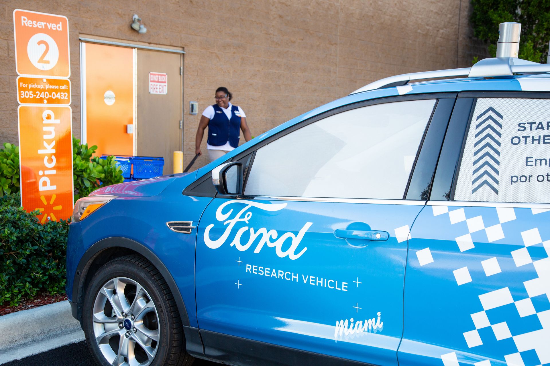 Ford-Walmart-Delivery-Vehicles-7 Ford And Walmart To Create Autonomous Delivery Vehicles