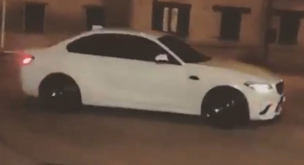 BMW M2 Competition Meets Roundabout, Finds Perfect Excuse For Drifting