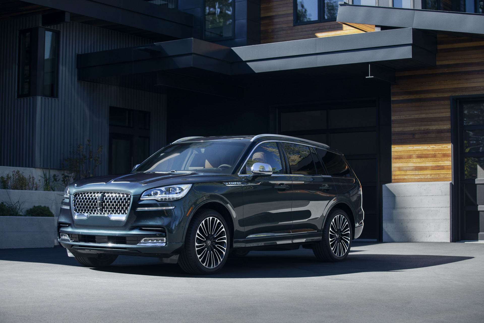 2020 Lincoln Aviator 13 2020 Lincoln Aviator Flies Into Audi Q7 And Volvo XC90 Territory