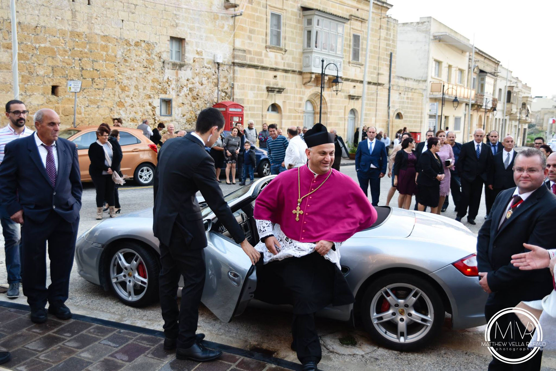malta-priest-porsche-05 50 Kids Pull Priest In A Porsche Through The Streets Of Malta