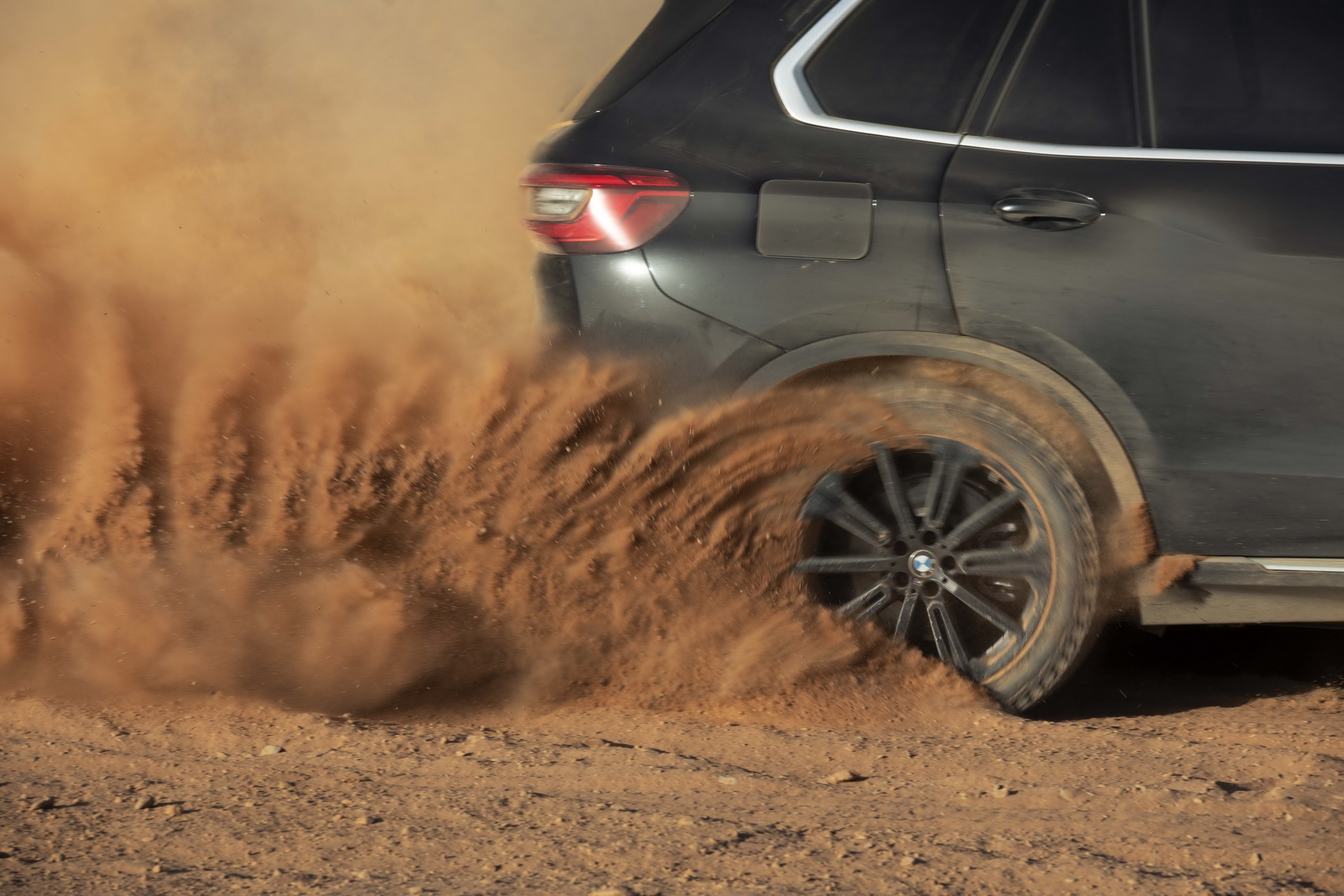 bmw x5 monza circuit sahara 42 BMW Recreates Monza Track In The Sahara, Unleashes New X5