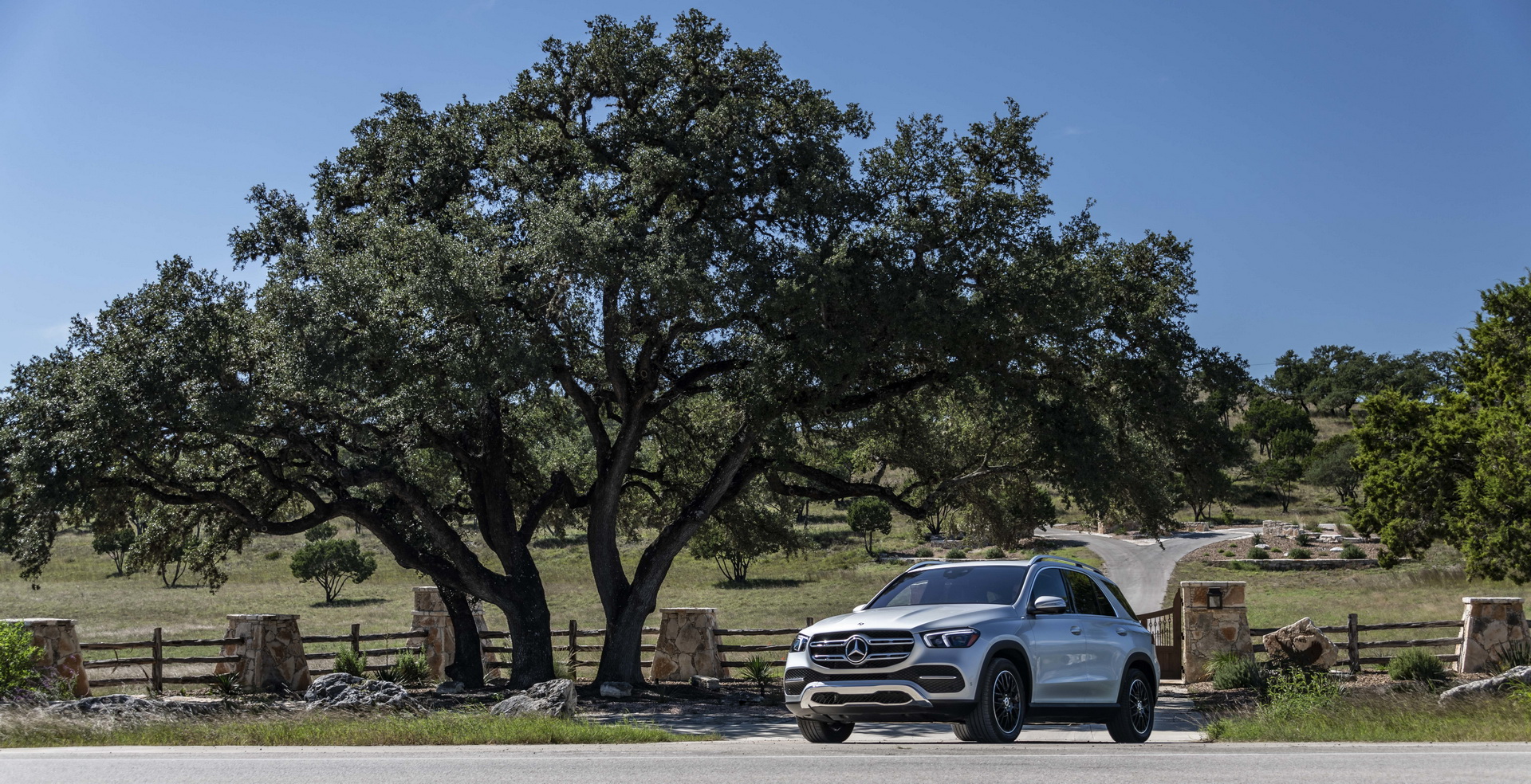 2019-Mercedes-GLE-18 2019 Mercedes GLE Detailed: More Tech, More Space, More Everything