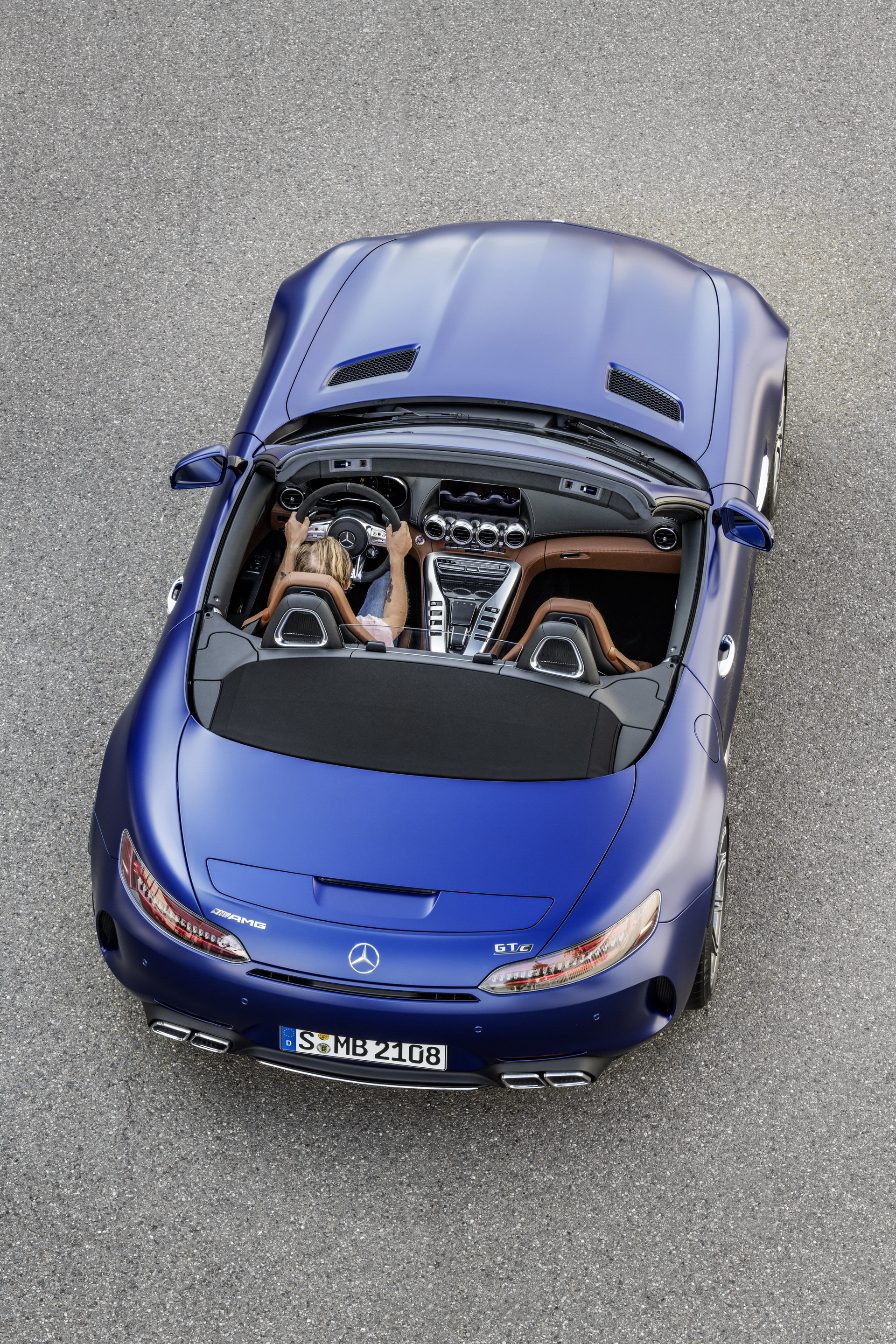 2020 Mercedes-AMG GT and AMG GT R PRO 25 2020 Mercedes-AMG GT R Pro Headlines Updated 2-Door GT Family