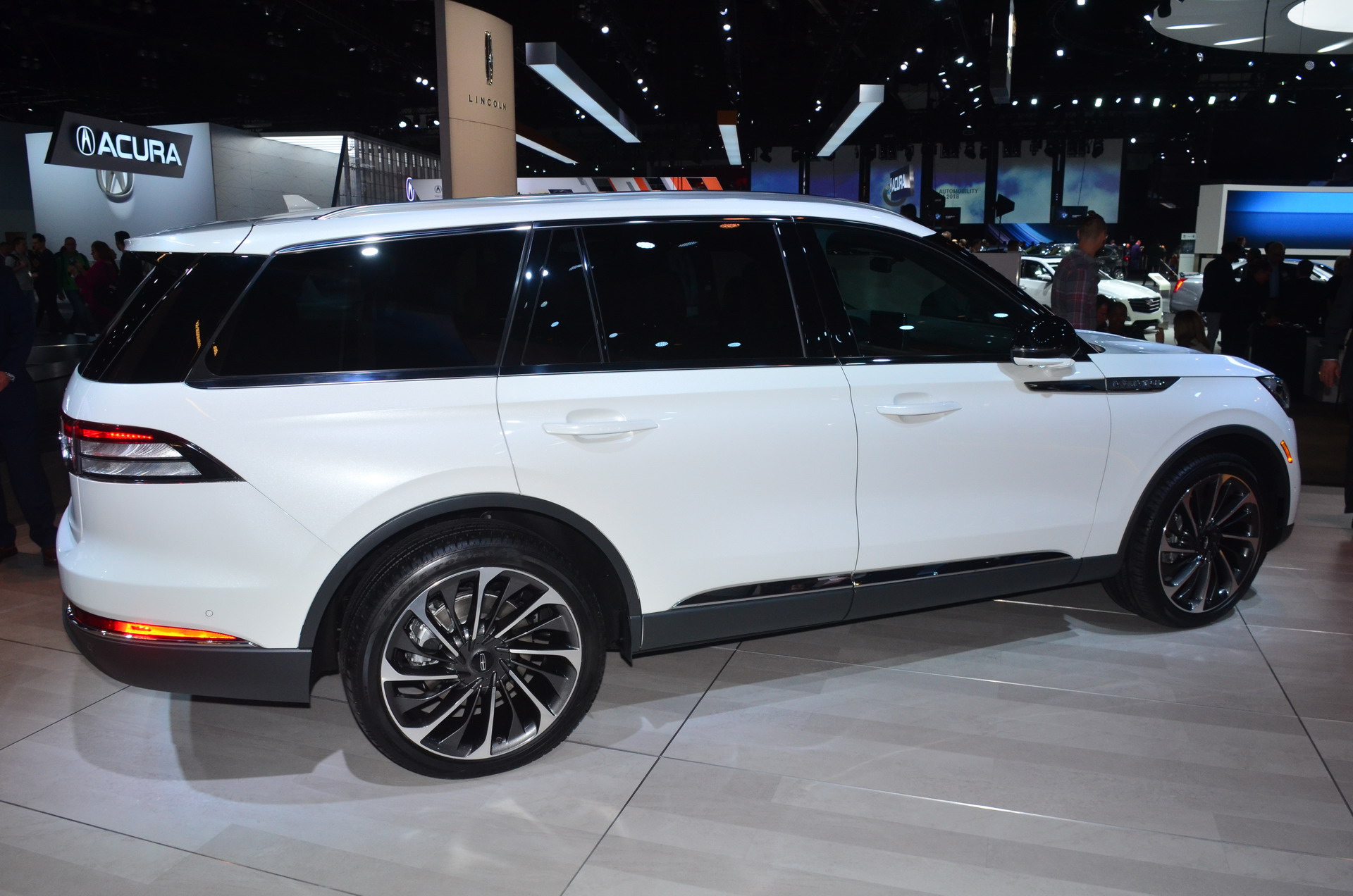 Lincoln Aviator 9 Ford Is Speeding Up Plan To Build Lincolns In China To Avoid Tariffs