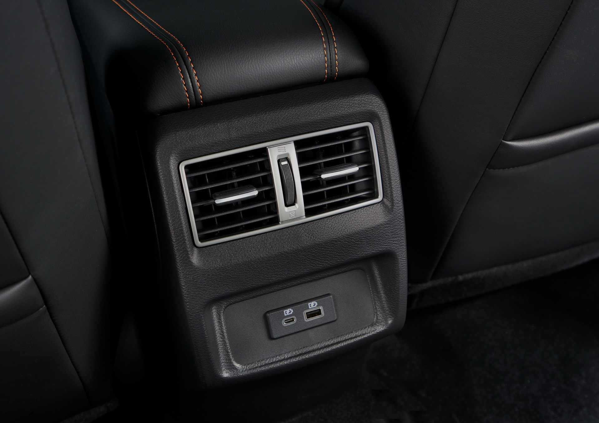 2019 Nissan Maxima 19 2019 Nissan Maxima Facelift Gets A Nosejob And New Tech