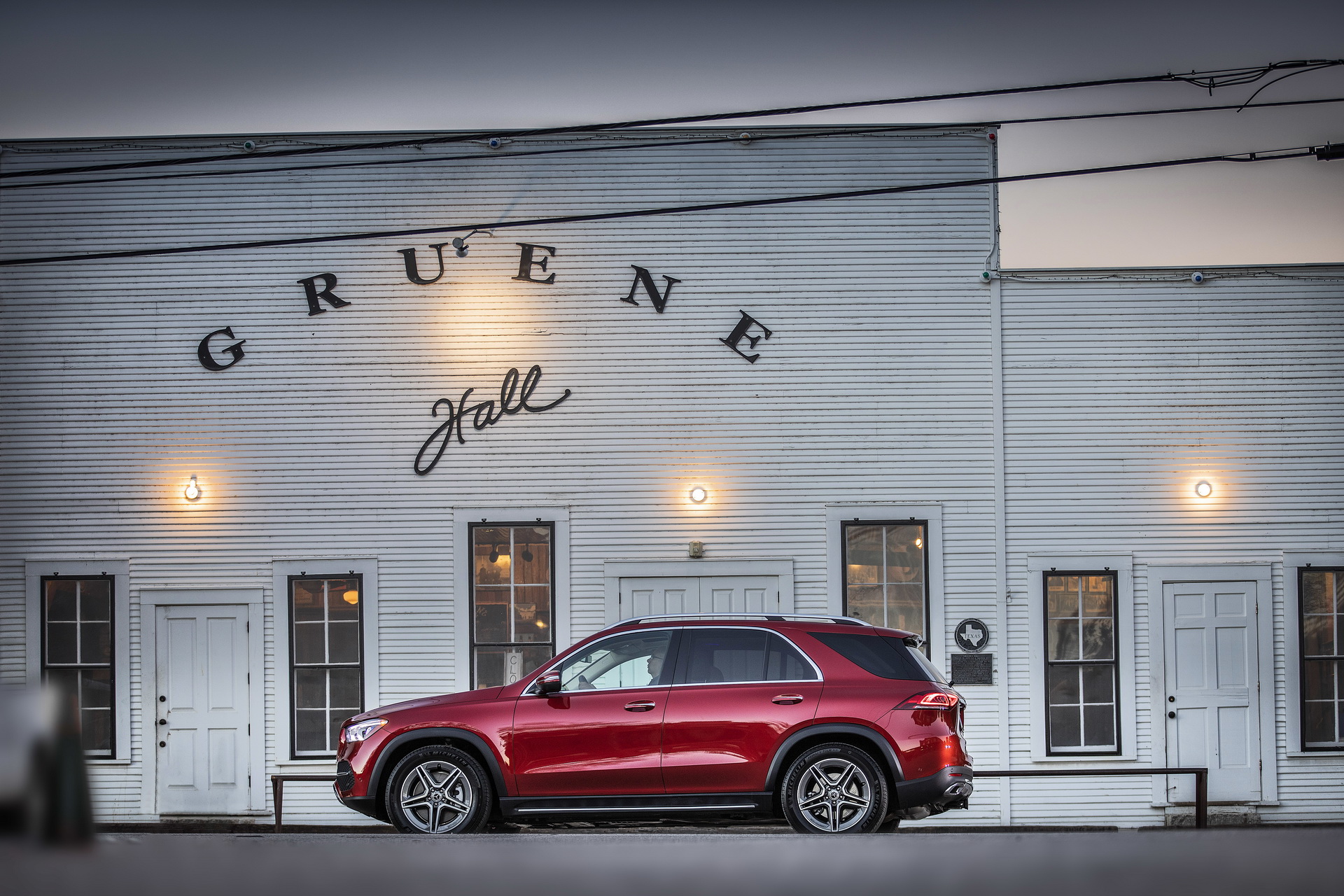 2019-Mercedes-GLE-60 2019 Mercedes GLE Detailed: More Tech, More Space, More Everything