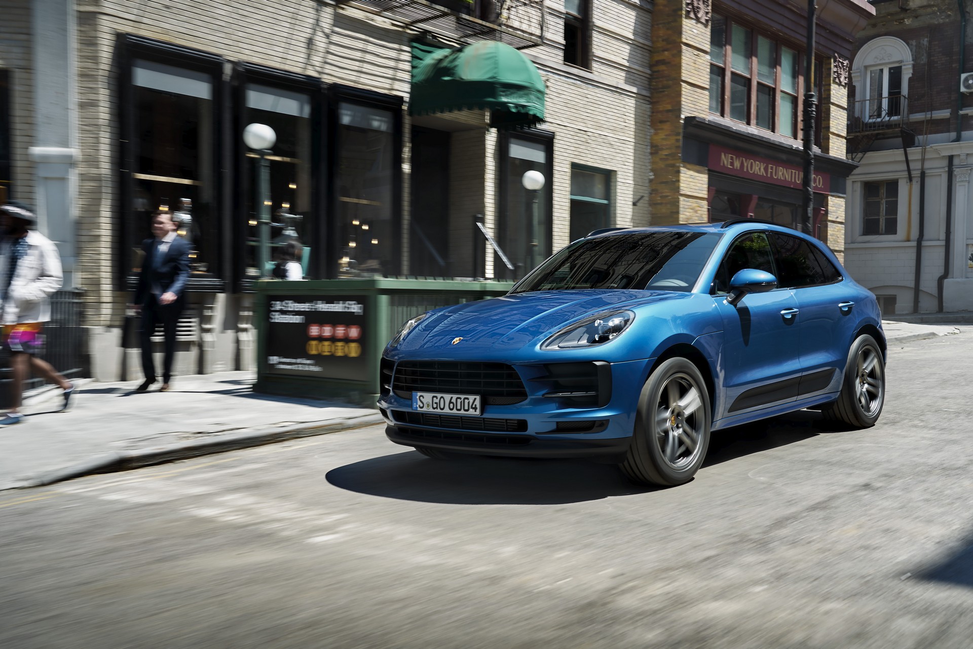 2019-Porsche-Macan-3 Porsche To Keep Selling Petrol Macan Alongside 2021 EV-Only Successor