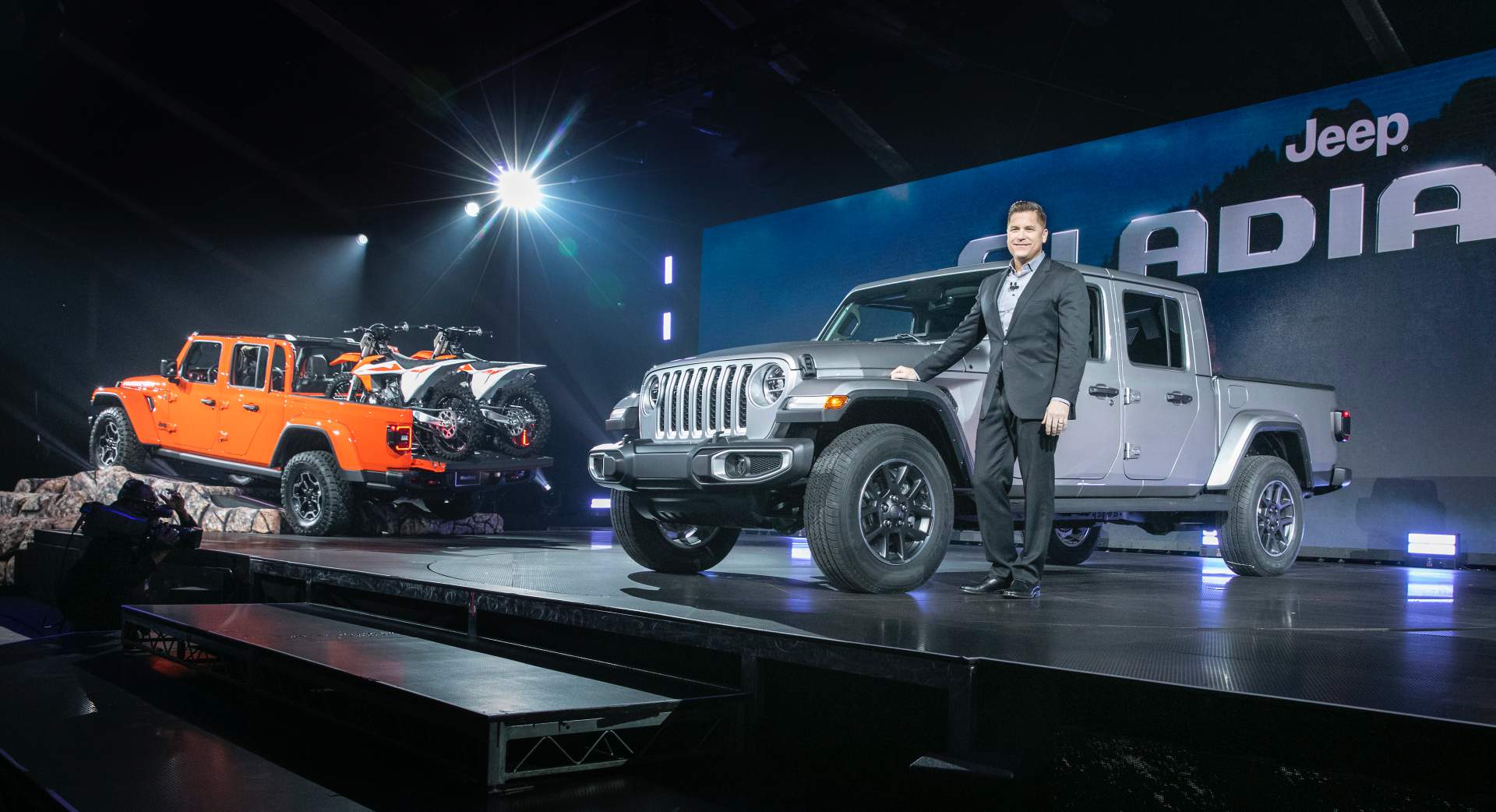 2020 Jeep Gladiator World Debut 2020 Jeep Gladiator Just Can’t Wait To Tackle Some Off-Road Trails