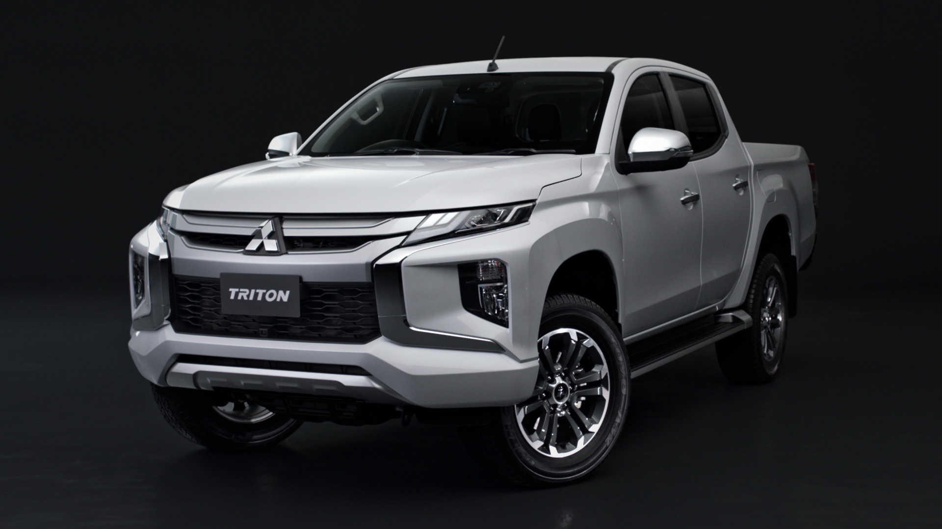 2019 mitsubishi l200 pickup unveiled 2 Updated Mitsubishi L200 Pickup Unveiled With Fresh Styling, Enhanced 4WD System