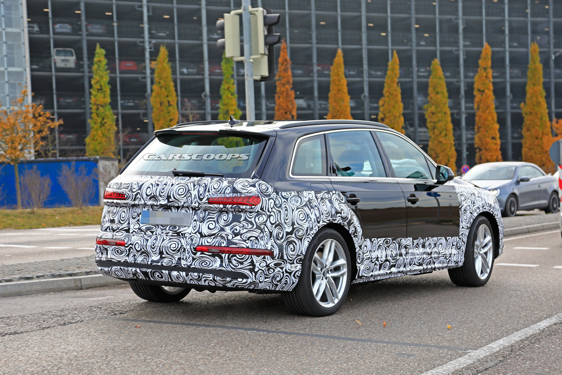 2020 audi q7 spied inside out 10 2020 Audi Q7 Facelift Getting Q8-Style Triple Screen Dashboard