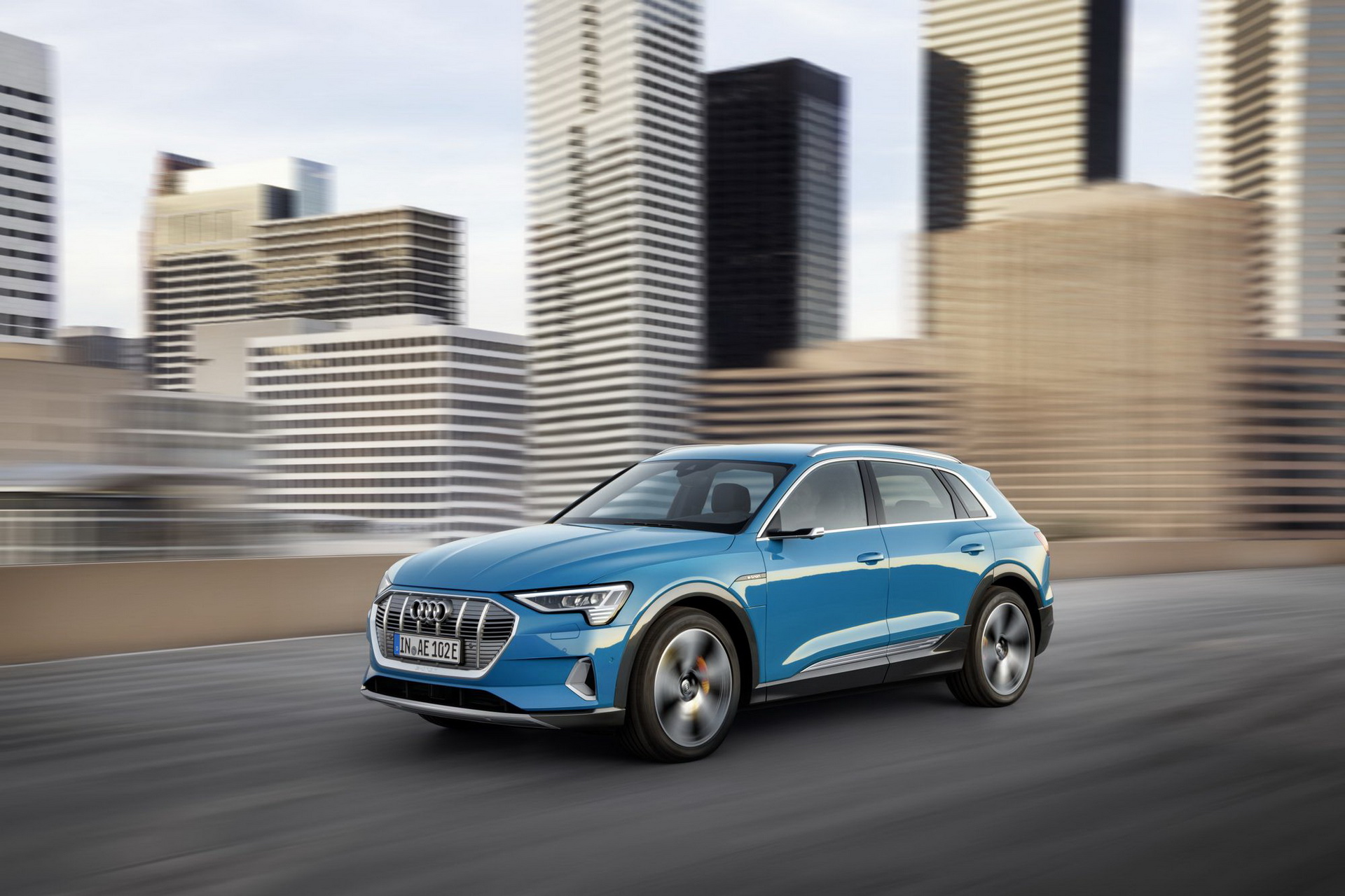 audi etron suv la livepics 31 Audi’s e-tron SUV Is Just As Interesting Without Its Virtual Mirrors