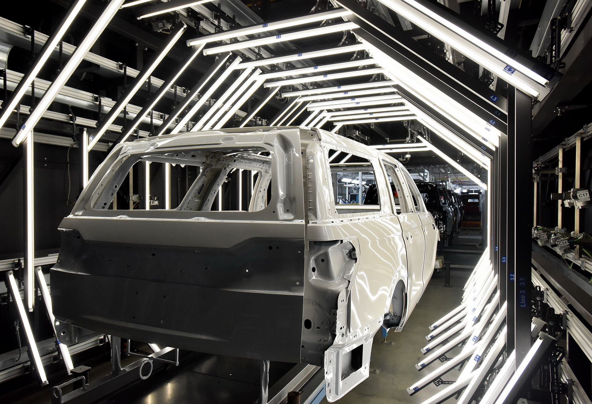 Ford-Production-07 Ford Cuts Shifts In Two US Factories But Will Not Fire Any Workers