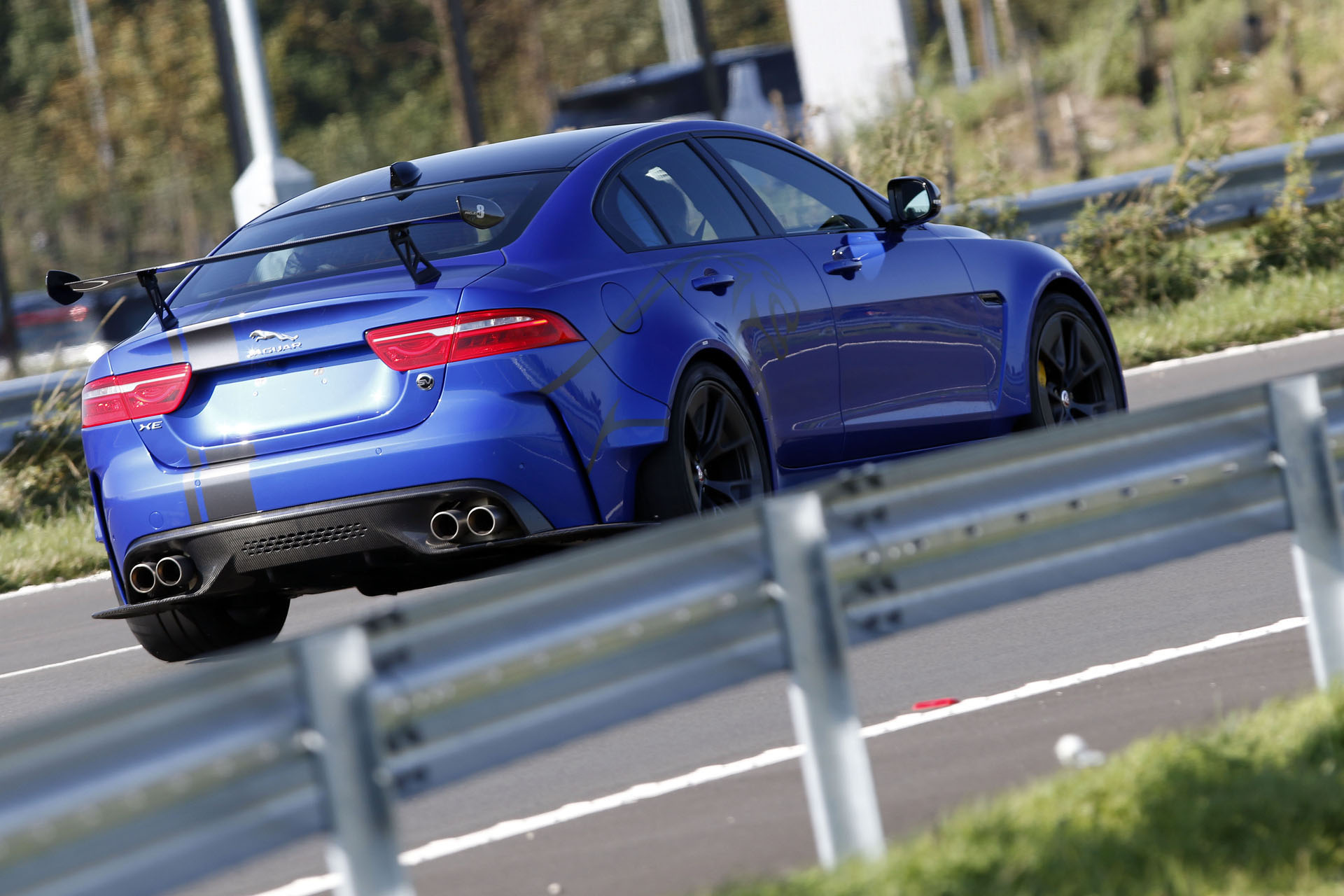 jaguar-xe-sv-project-8-series-elite-04 Race A Jaguar XE SV Project 8 In The Series Elite