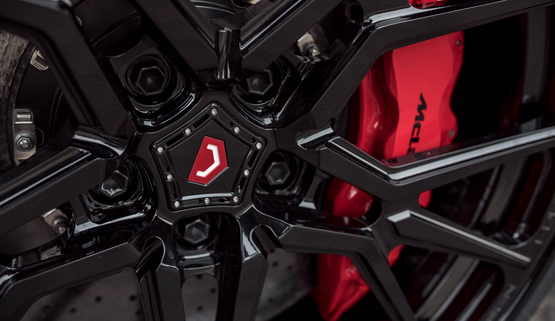 mclaren 650s spider race south africa tuning 23 Tuned McLaren 650S Spider Sports New Alloys, Extra Carbon Fiber Parts