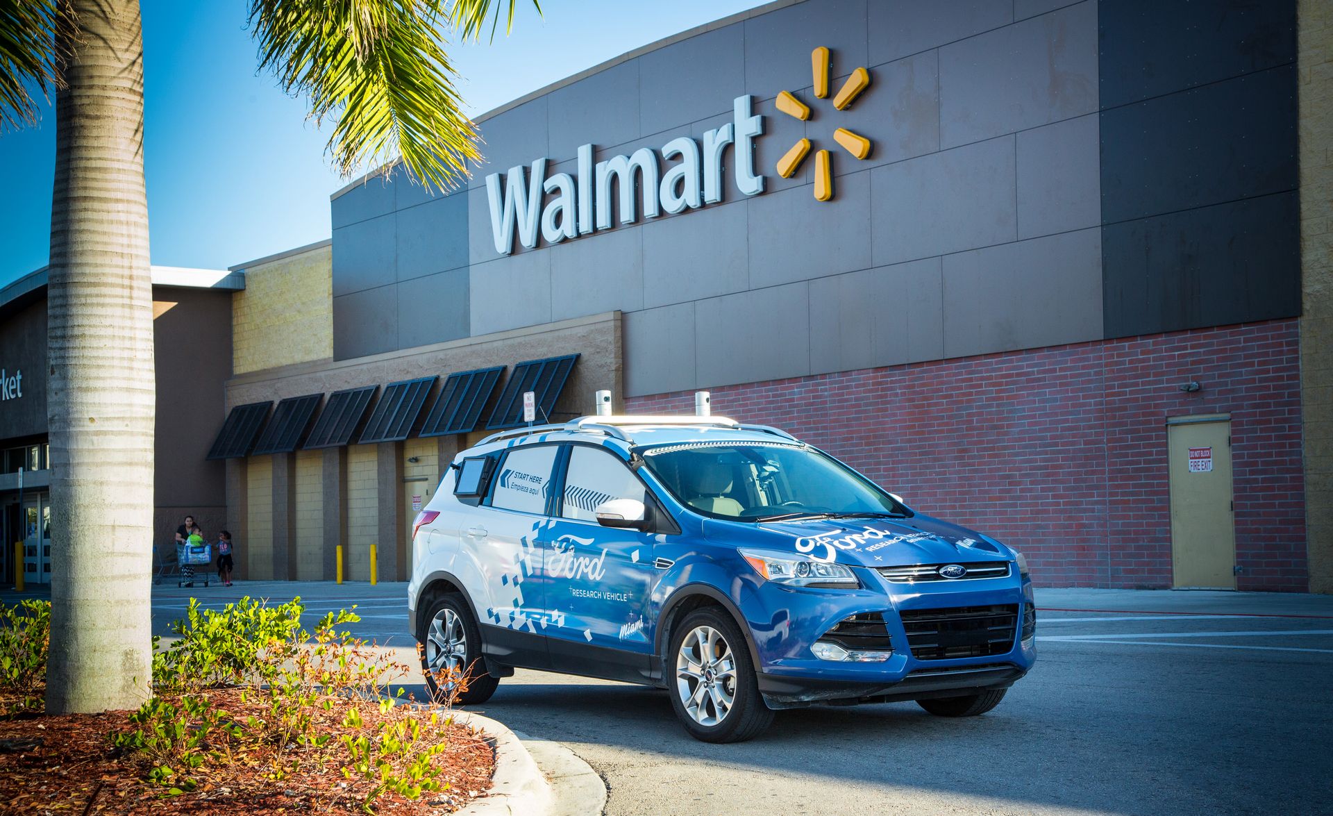 Ford-Walmart-Delivery-Vehicles-1 Ford And Walmart To Create Autonomous Delivery Vehicles