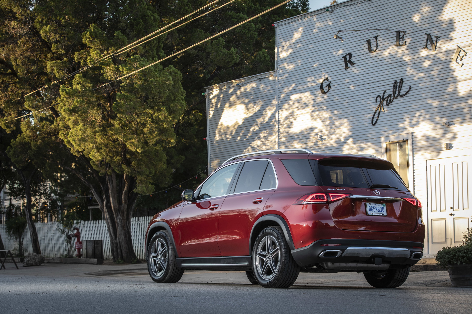 2019-Mercedes-GLE-61 2019 Mercedes GLE Detailed: More Tech, More Space, More Everything