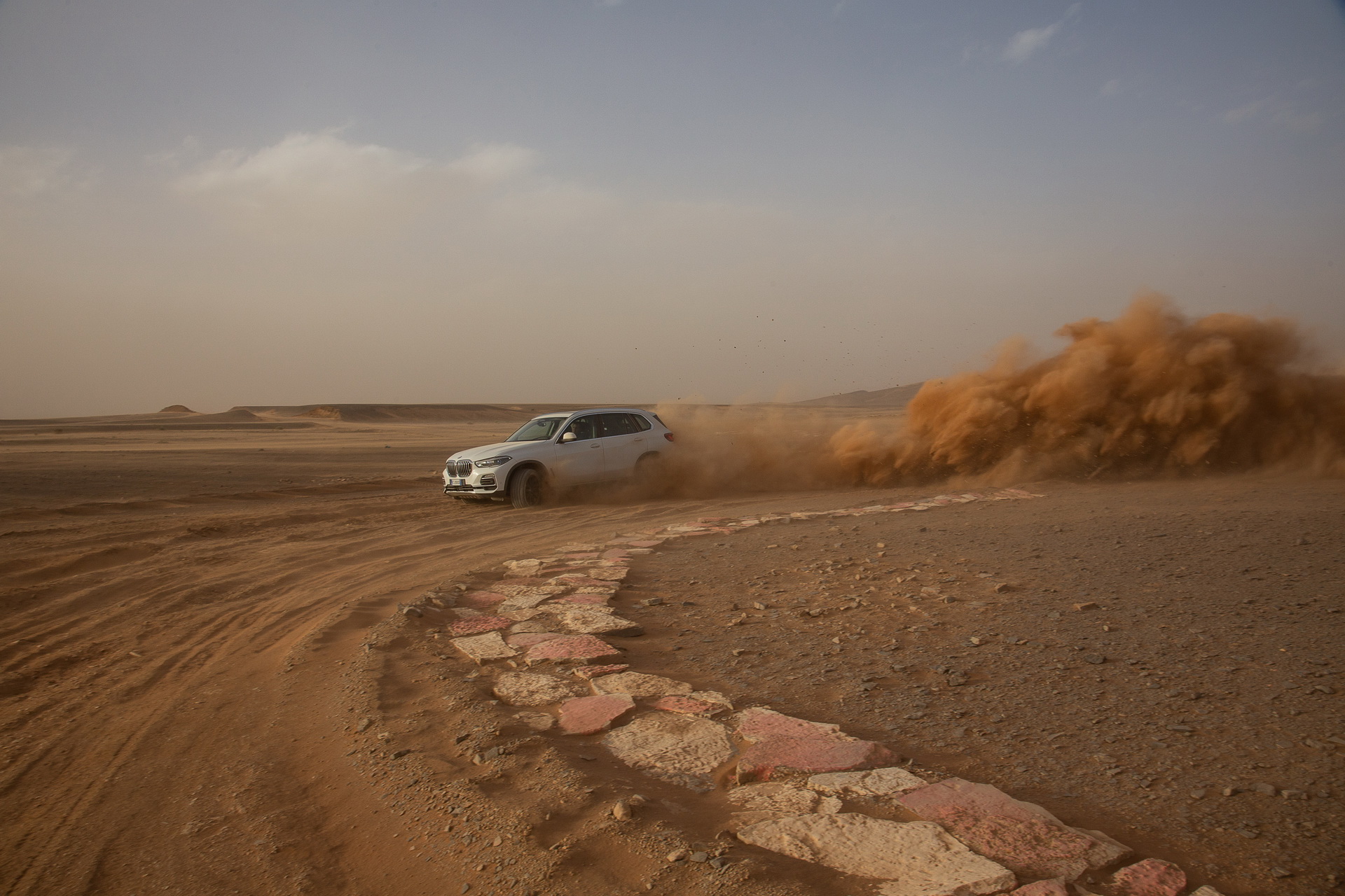 bmw x5 monza circuit sahara 31 BMW Recreates Monza Track In The Sahara, Unleashes New X5