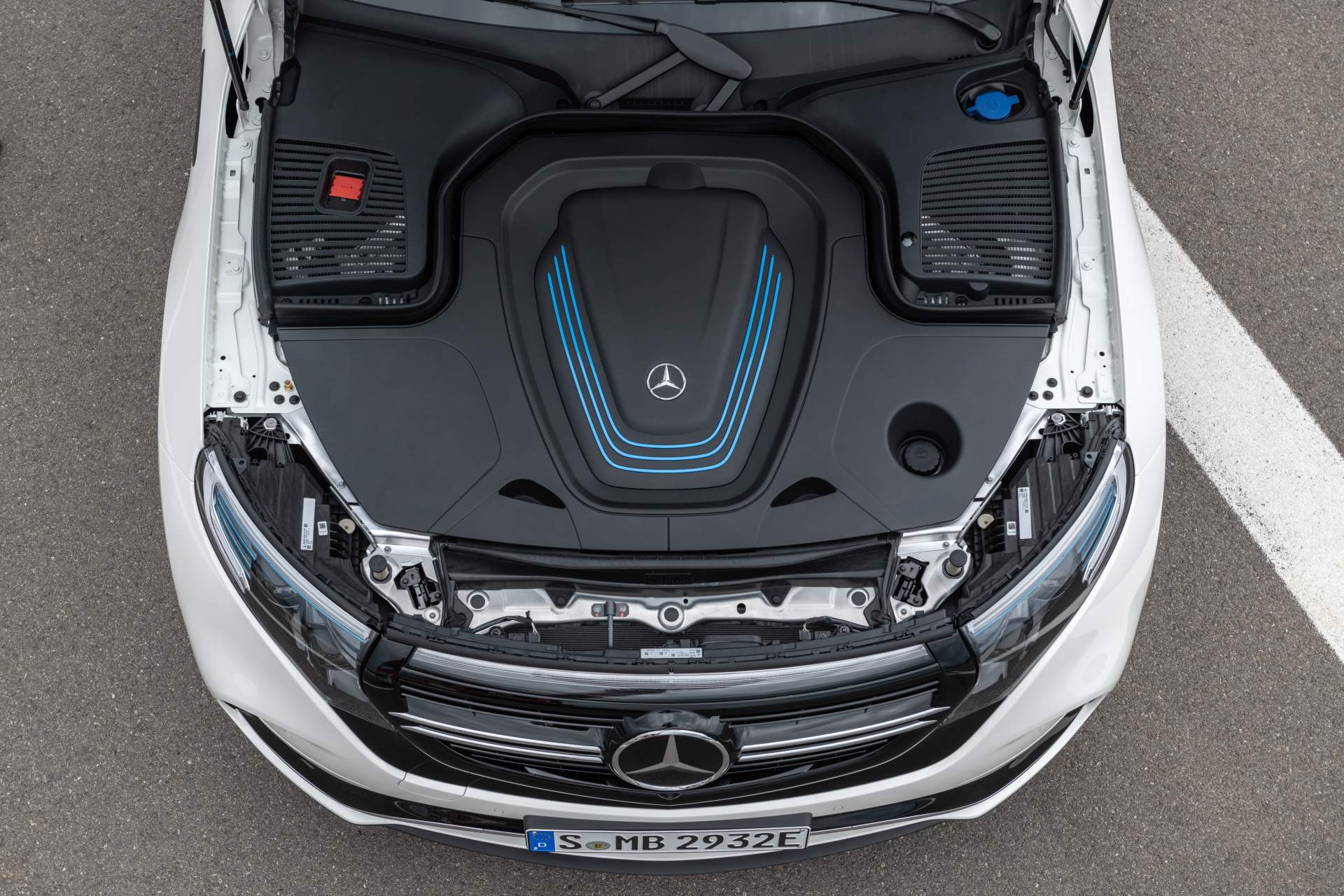 Der neue Mercedes-Benz EQC - der erste Mercedes-Benz der Produkt Mercedes EQC To Enter Production Next Spring, Deliveries To Follow In Mid-2019