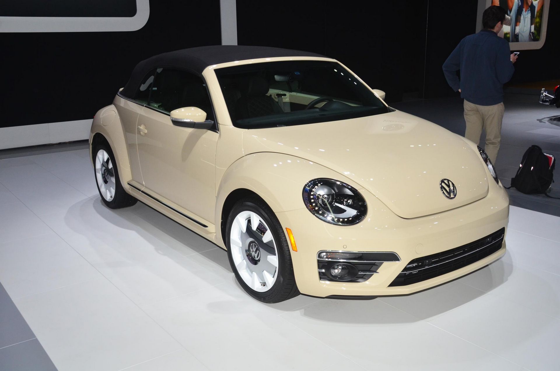 VW-Beetle-Final-Edition-LA-1 Bye Bye VW Beetle! Final Edition Bids Farewells To An Iconic Nameplate