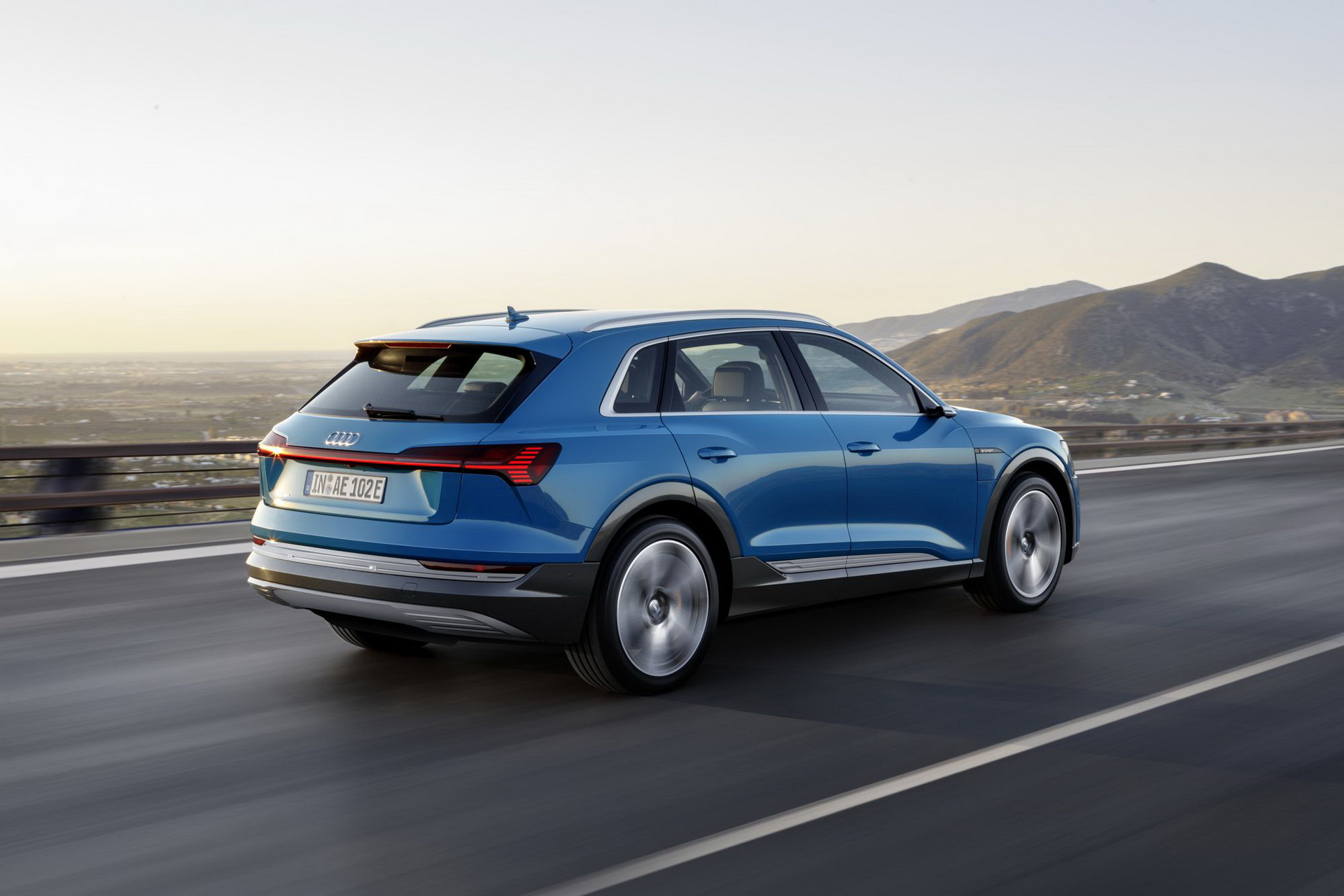 audi etron suv la livepics 23 Audi’s e-tron SUV Is Just As Interesting Without Its Virtual Mirrors
