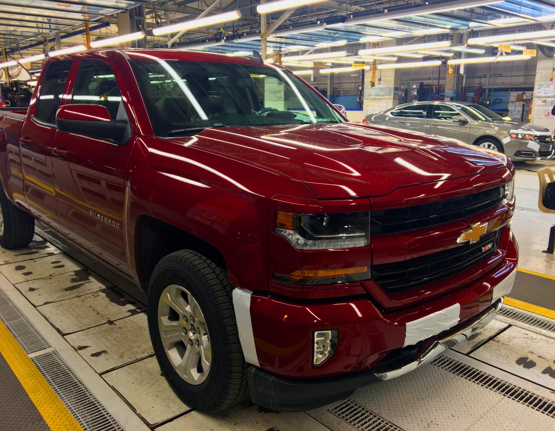 GM Oshawa Assembly Plant 3 Unifor Recruits Sting To Help Save GM’s Oshawa Assembly Plant