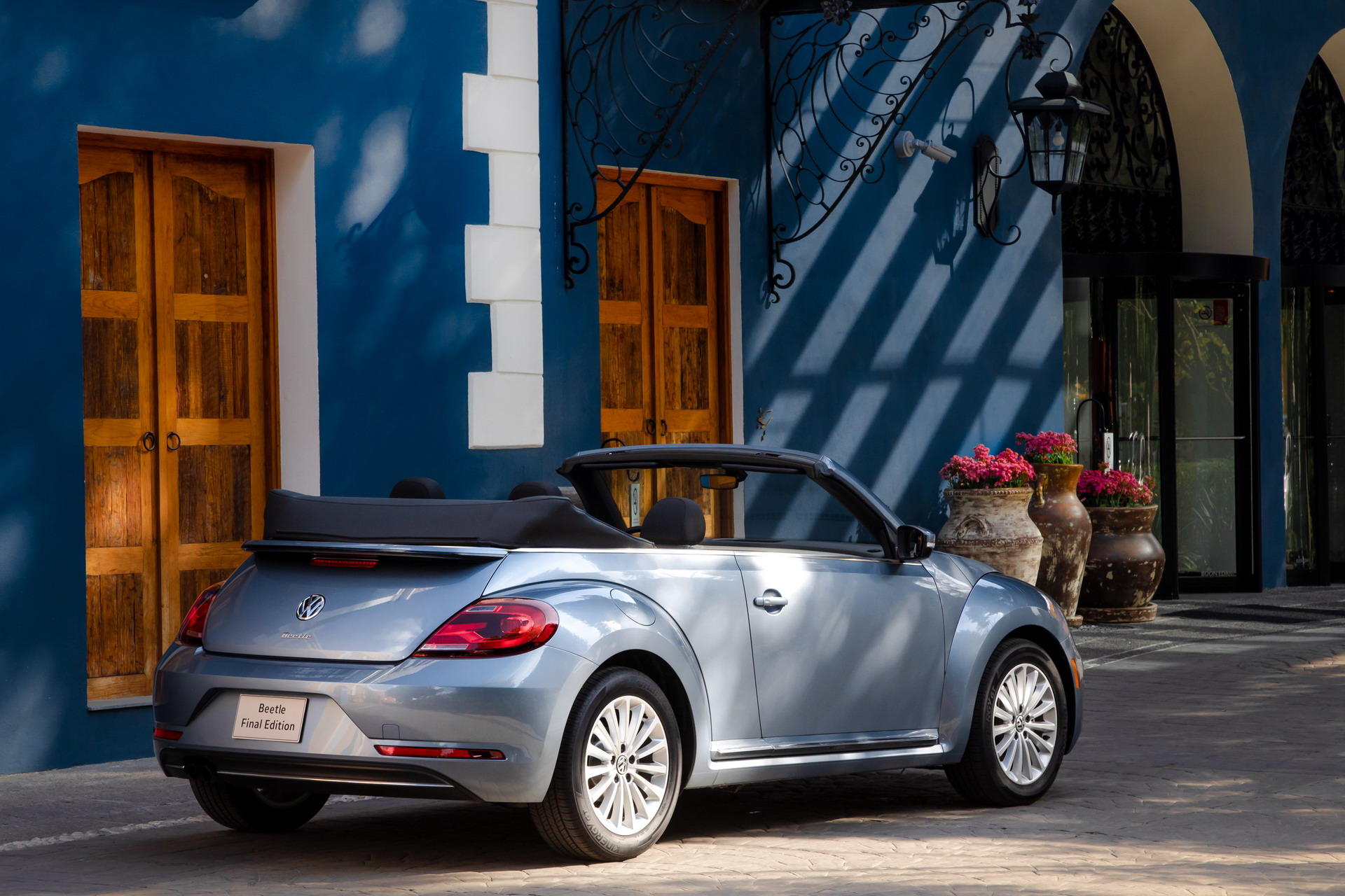 2019_Beetle_Convertible_Final_Edition--0011 Bye Bye VW Beetle! Final Edition Bids Farewells To An Iconic Nameplate