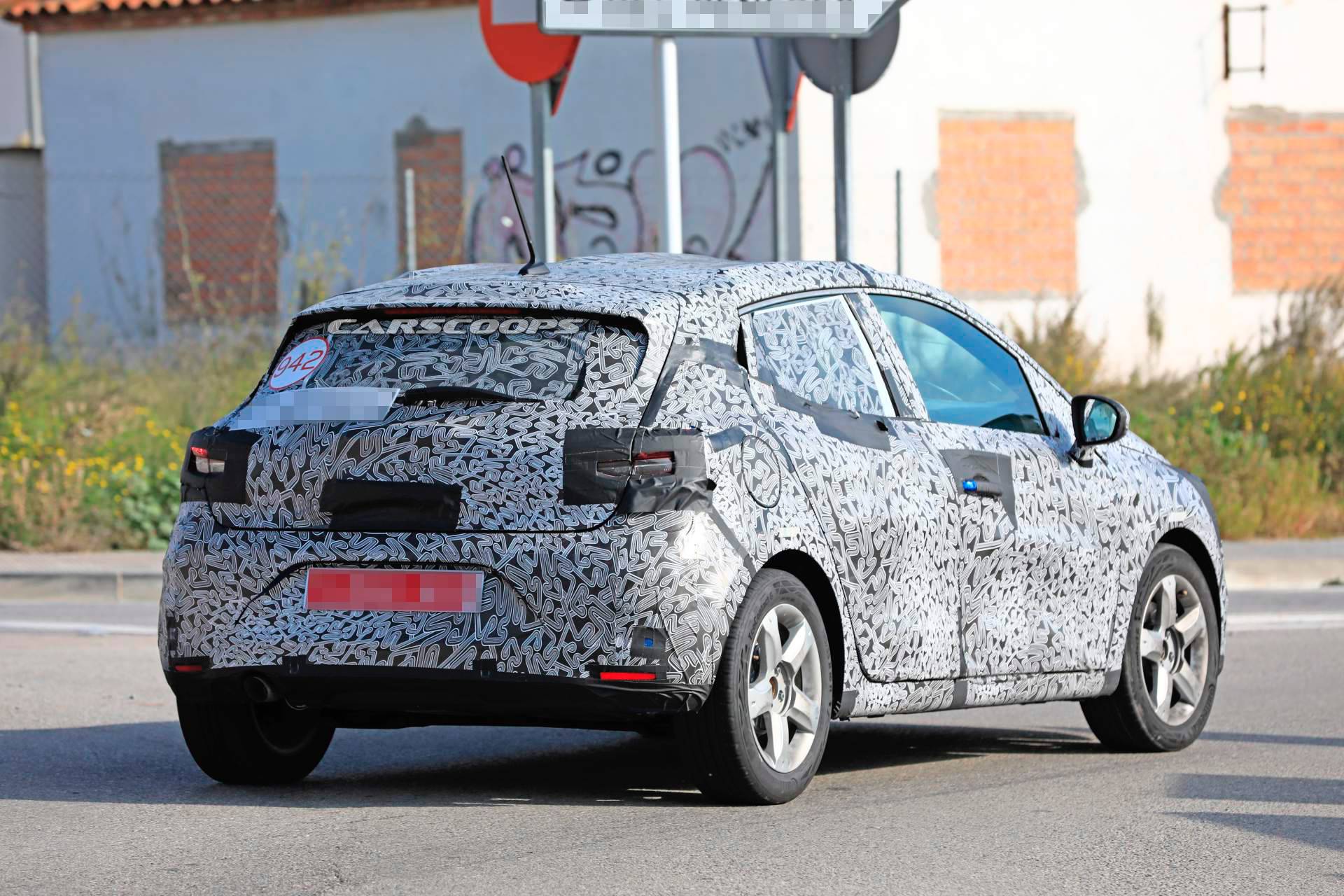 2019 Renault Clio spy shots 10 2019 Renault Clio Spied Looking More Familiar As It Drops Padded Camo