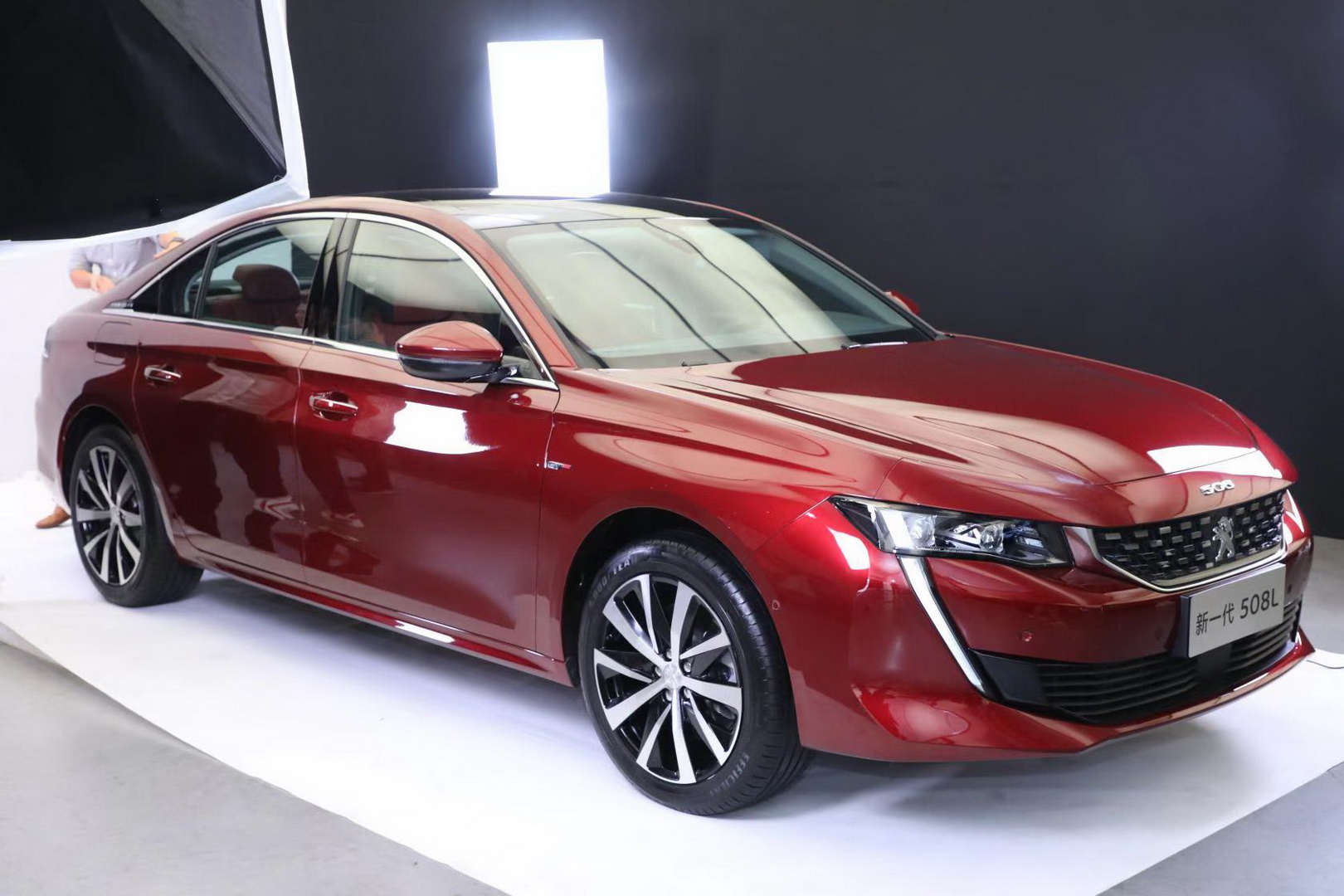 2019 peugeot 508l 4 New Peugeot 508 Gets Stretched In China, Becomes The Dongfeng Peugeot 508L