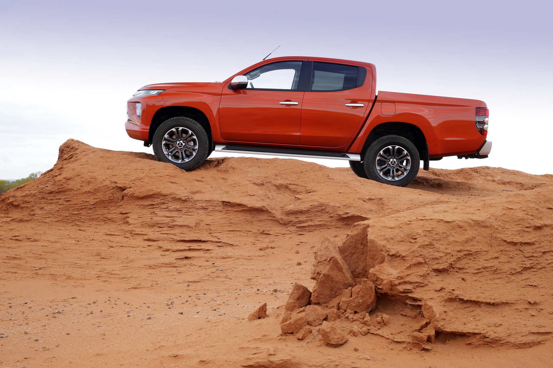 2019 mitsubishi l200 pickup unveiled 33 Updated Mitsubishi L200 Pickup Unveiled With Fresh Styling, Enhanced 4WD System