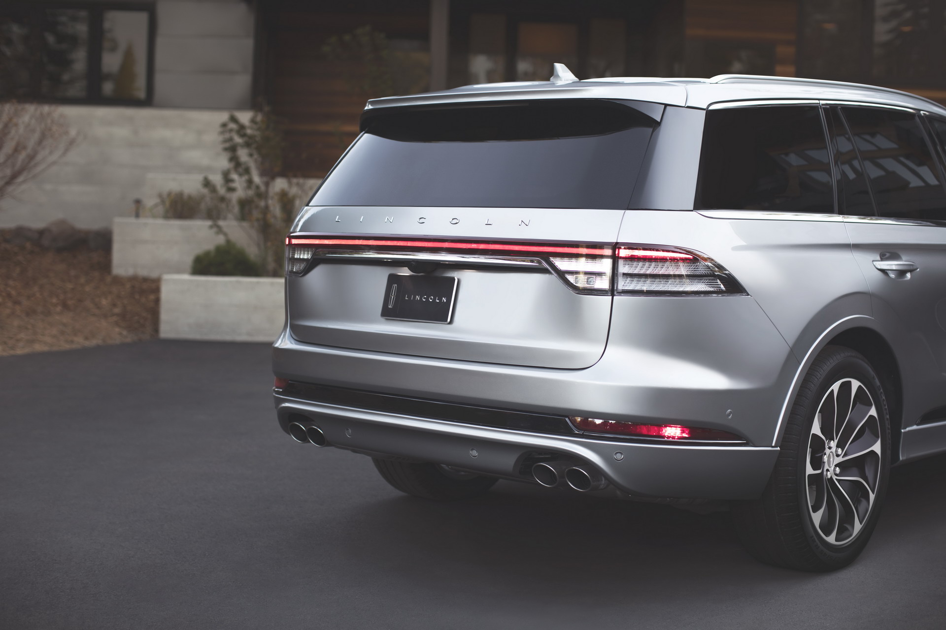2020 Lincoln Aviator 31 Lincoln To Offer ‘Elegant’ Electric SUV Based On Mustang-Inspired Crossover