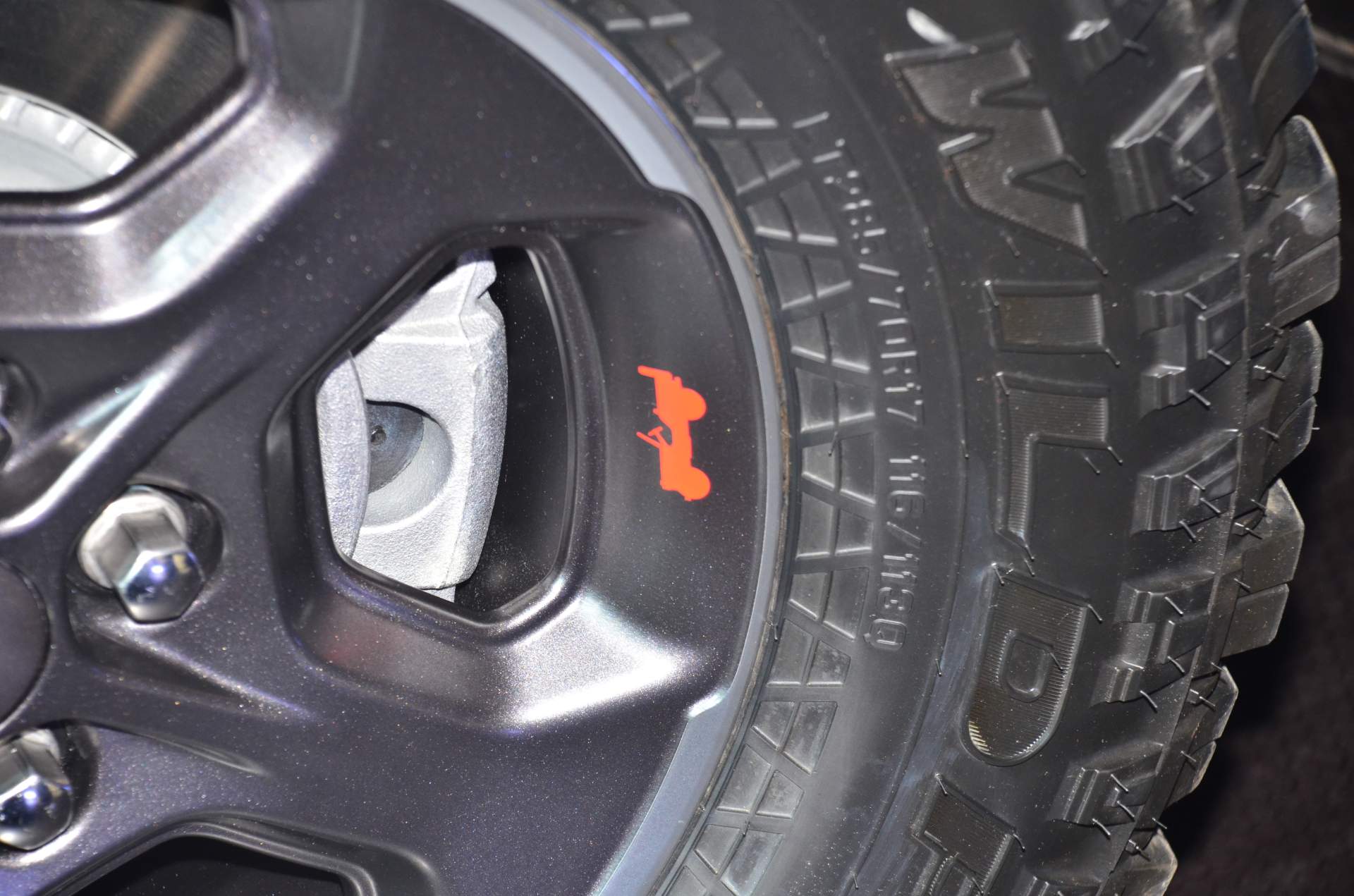 2020 Jeep Gladiator at 2018 LA Auto Show 61 2020 Jeep Gladiator Just Can’t Wait To Tackle Some Off-Road Trails