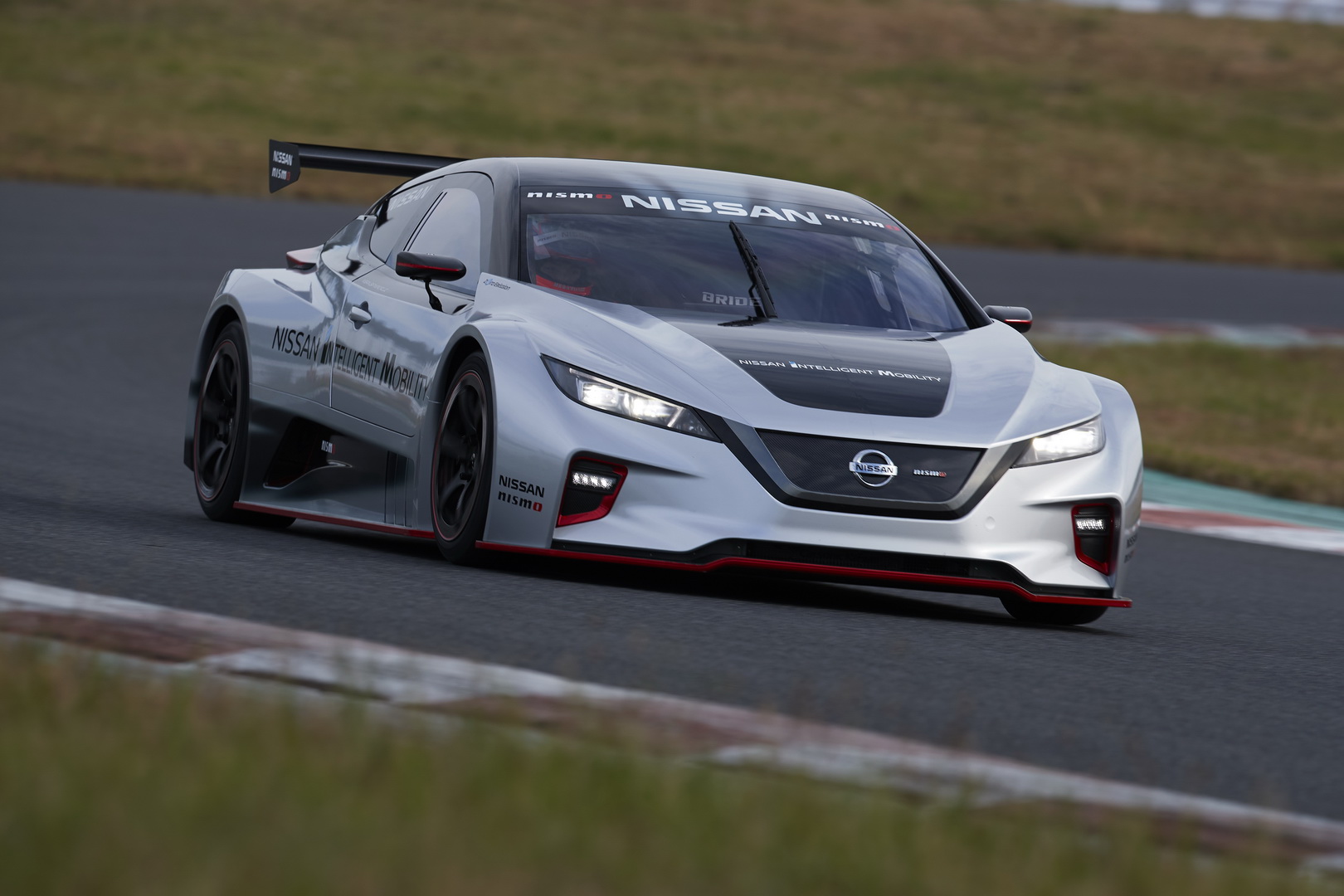 2018 LEAF NISMO RC 12 New Nissan Leaf Nismo RC Debuts With Carbon Monocoque, 322HP