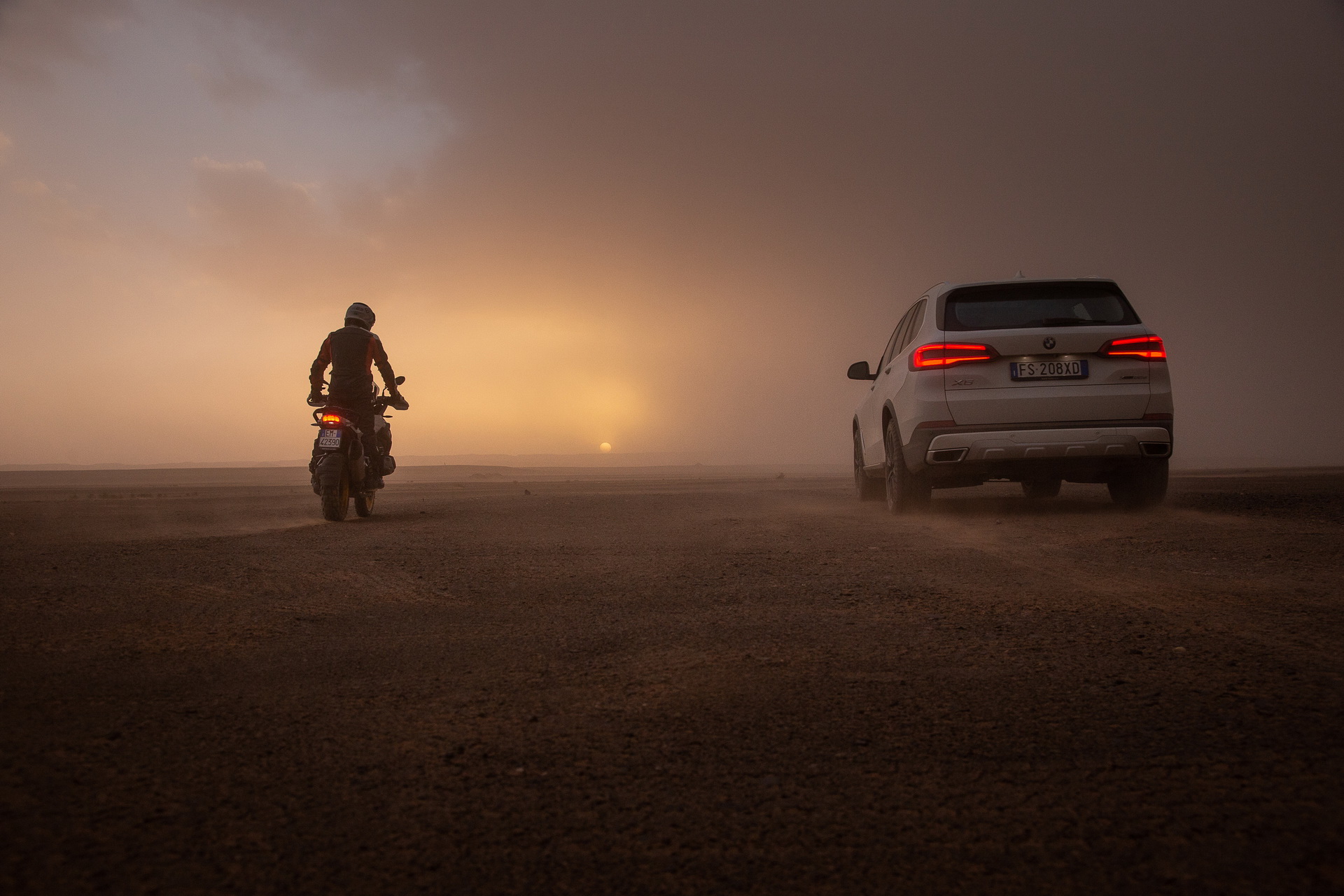 bmw x5 monza circuit sahara 34 BMW Recreates Monza Track In The Sahara, Unleashes New X5