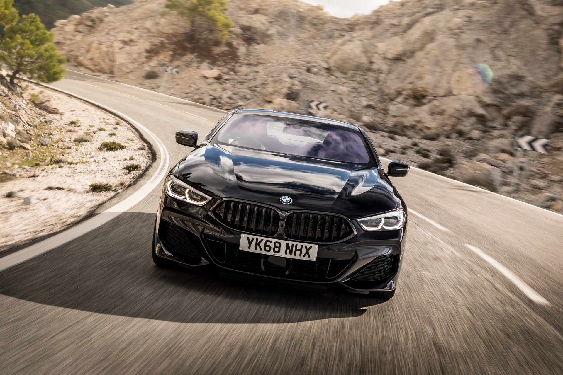 2019-BMW-8-Series-UK-29 2019 BMW 8-Series Coupe Lands In The UK Priced From £76,270