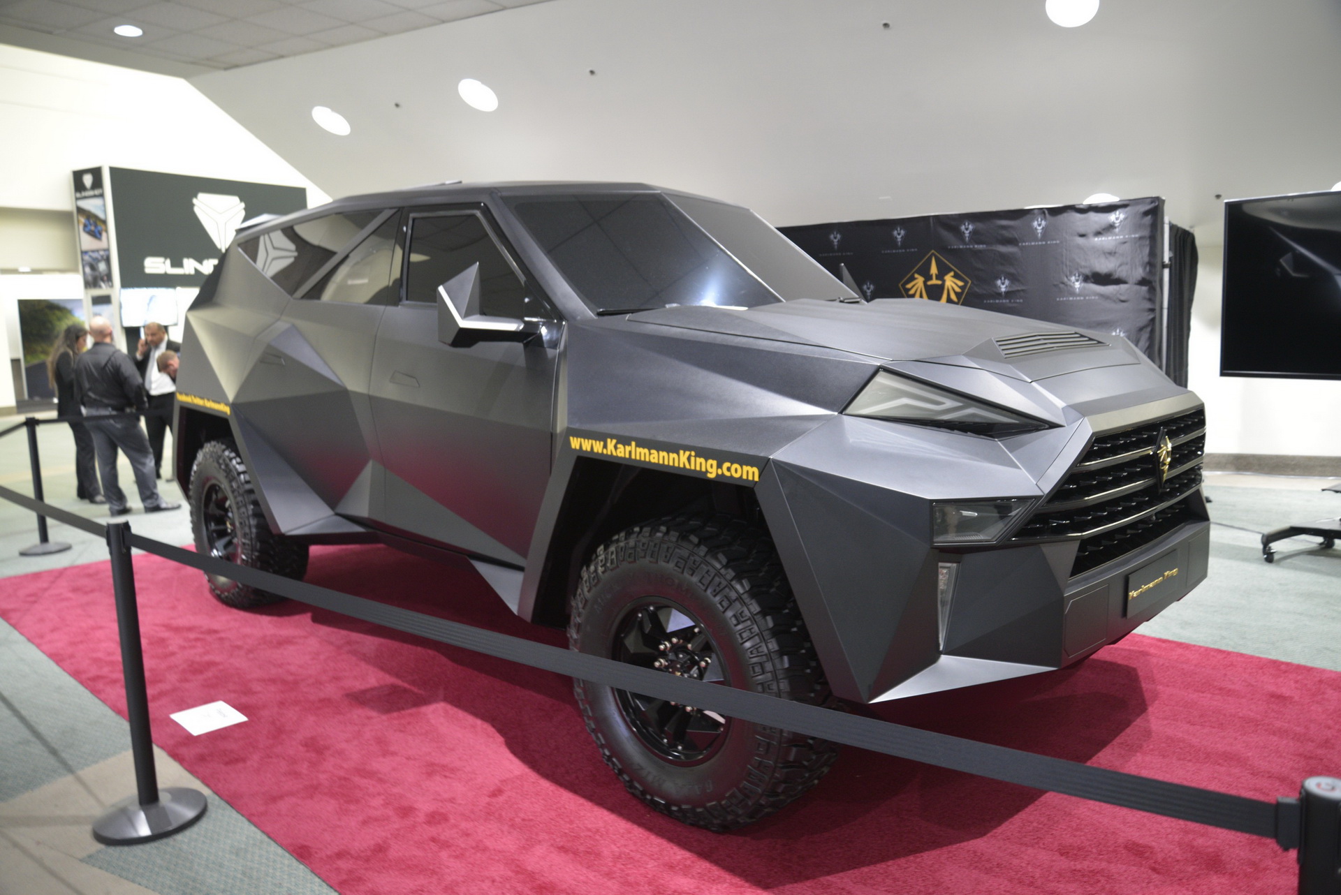 karlmann king la live pics 8 Karlmann King Luxury Truck Is Ready To Put The ‘Gold’ In Golden State