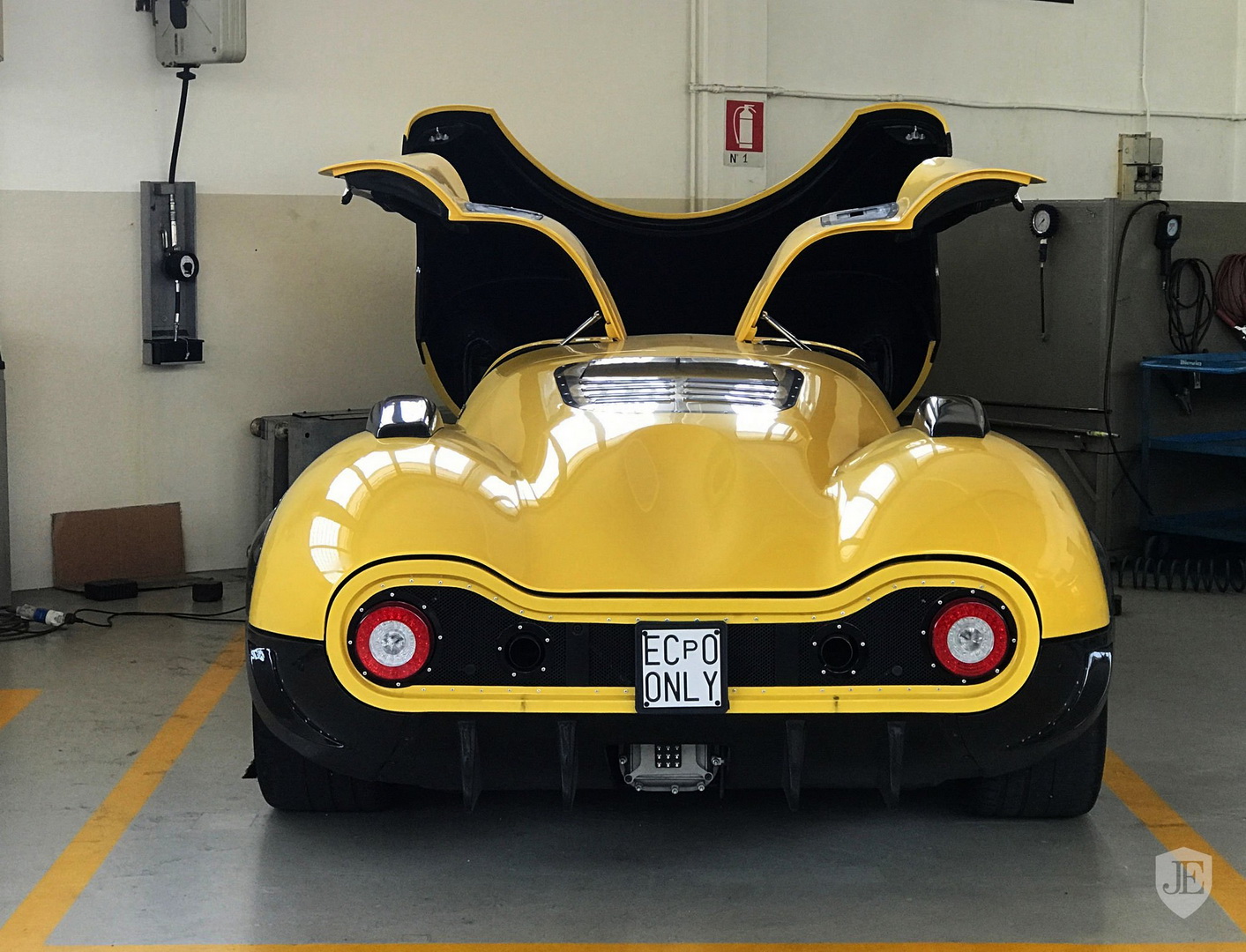 ec onlyone p8 ferrari f430-based supercar 4 Would You Pay $2.85 Million For The Ferrari F430-Based E.C. OnlyOne P8?